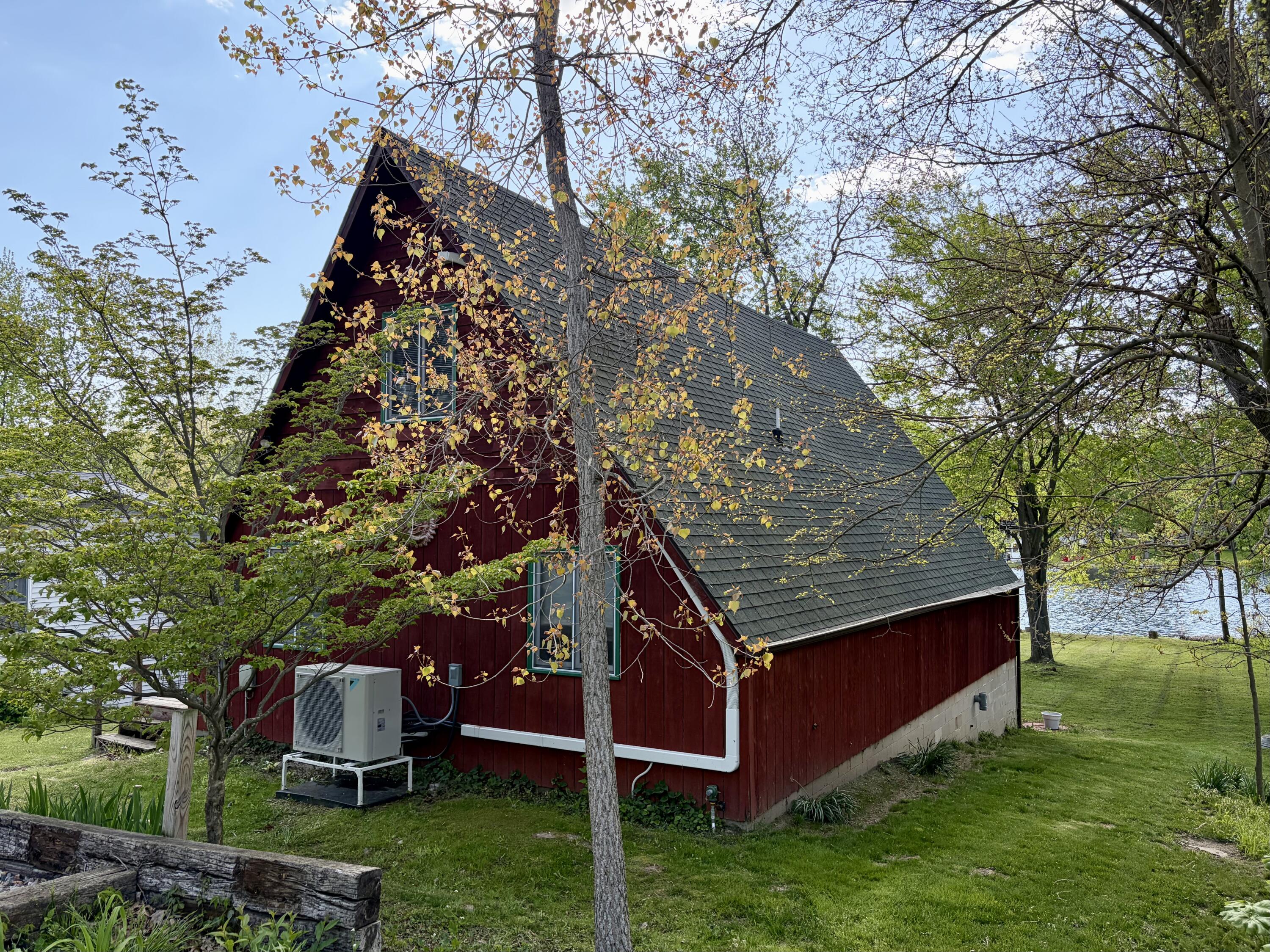 45601 Peninsula Drive E Grand Junction MI 49056