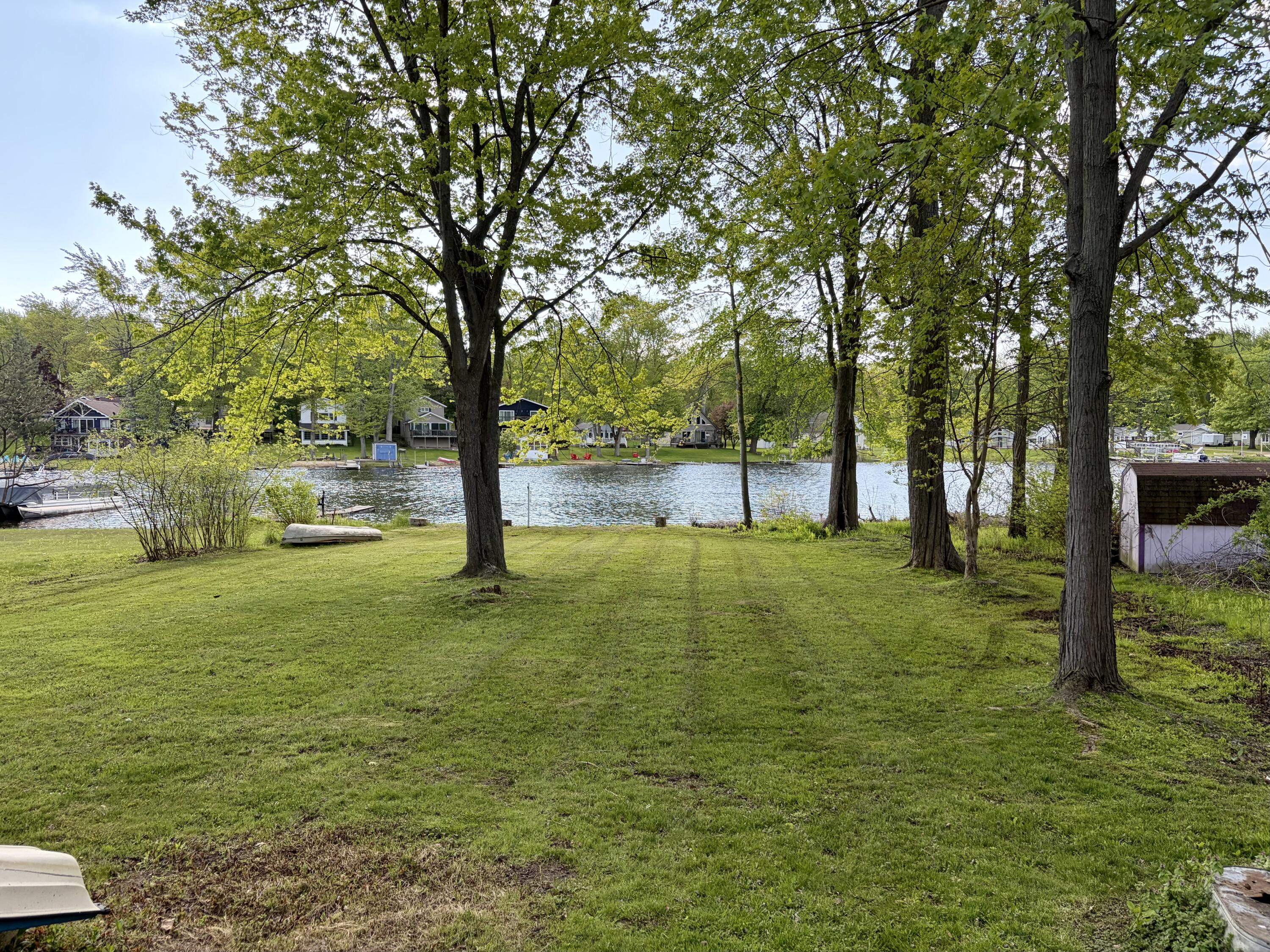 45601 Peninsula Drive E Grand Junction MI 49056