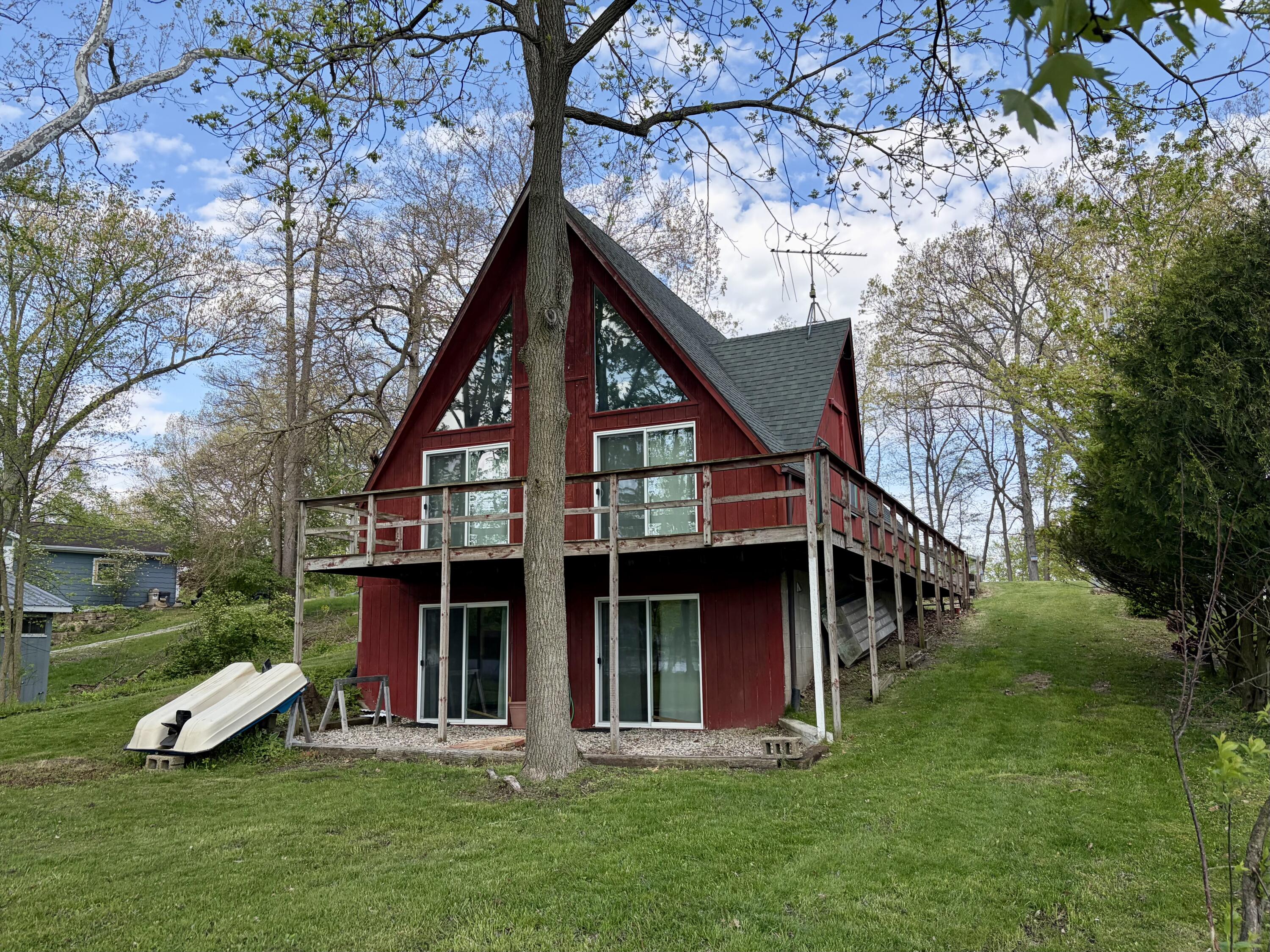 45601 Peninsula Drive E Grand Junction MI 49056