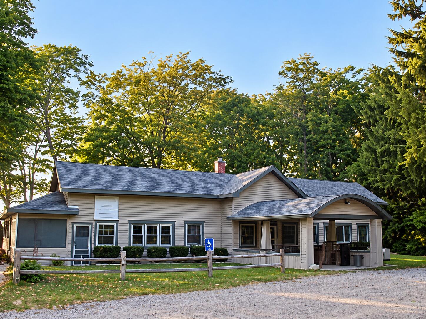 6133 Madison Street Coloma MI 49038