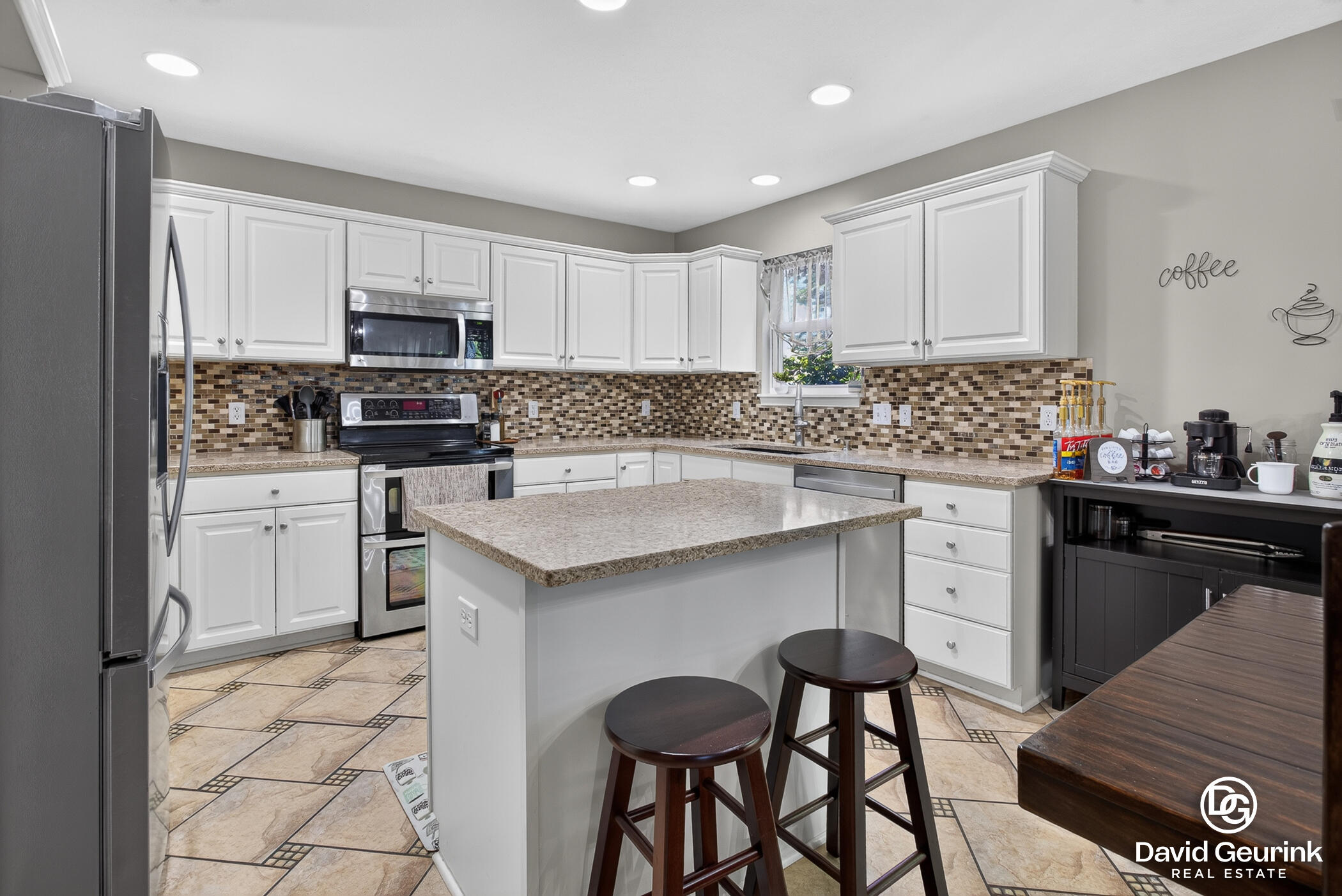 8666 Suntree Drive Zeeland MI 49464