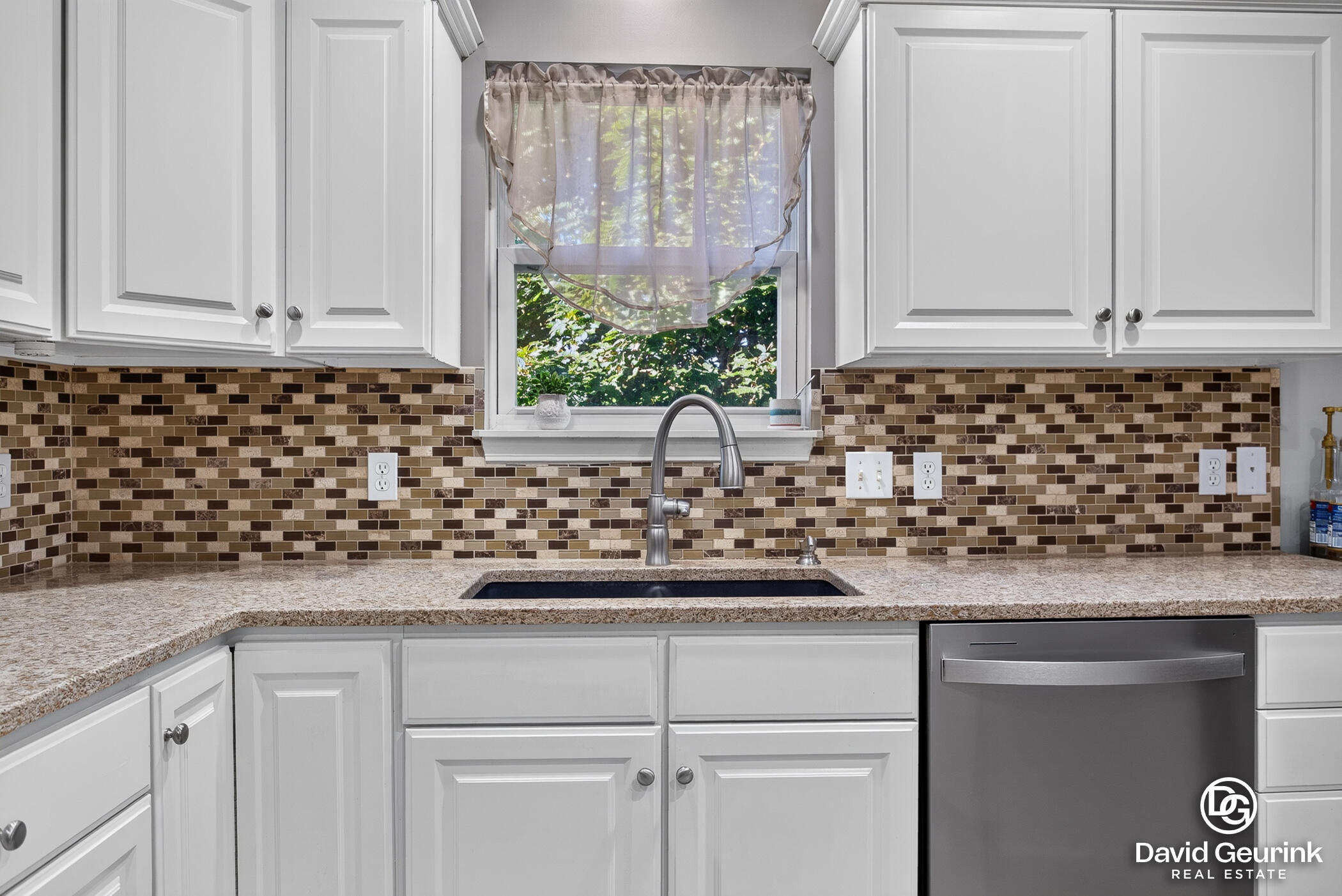 8666 Suntree Drive Zeeland MI 49464