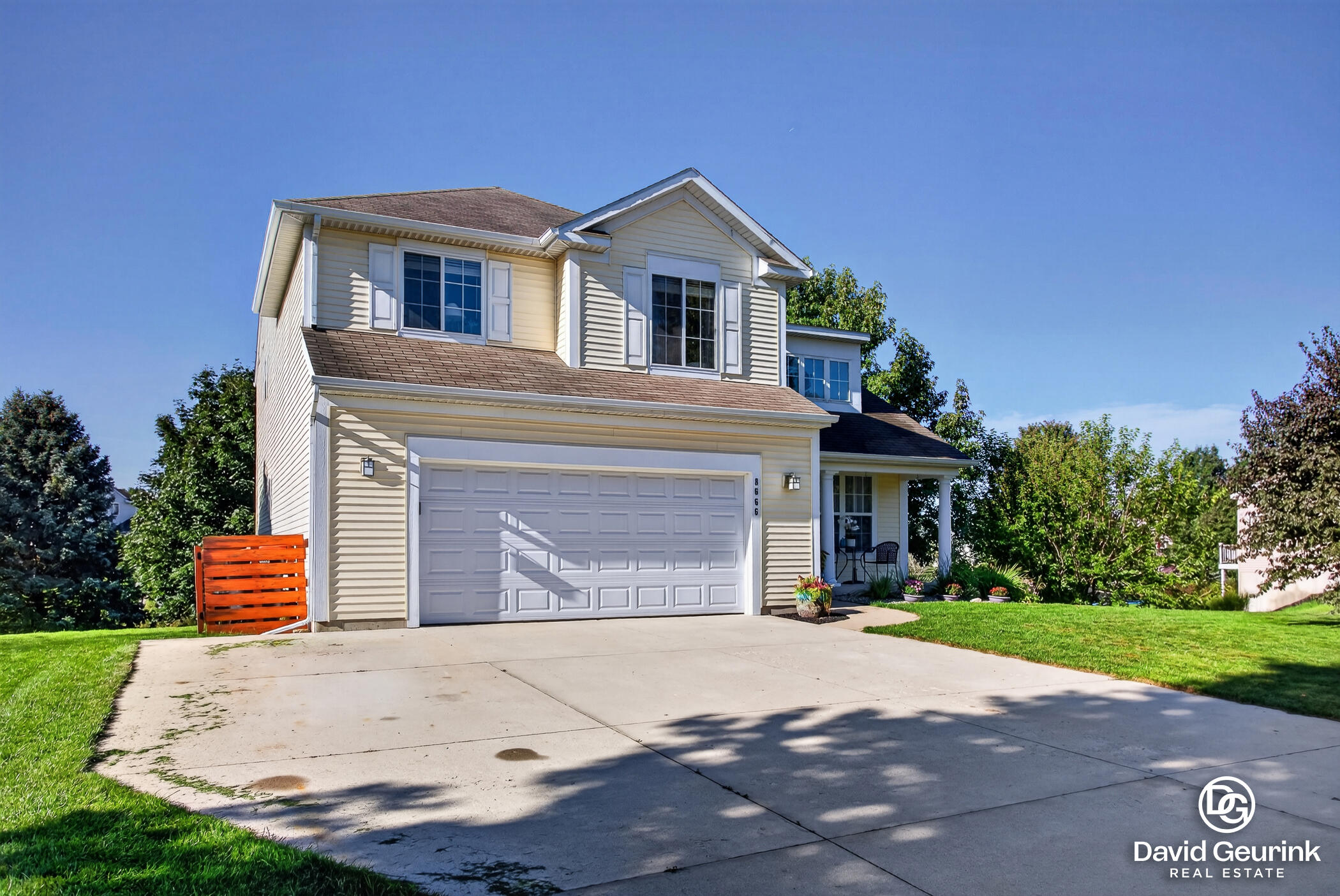 8666 Suntree Drive Zeeland MI 49464