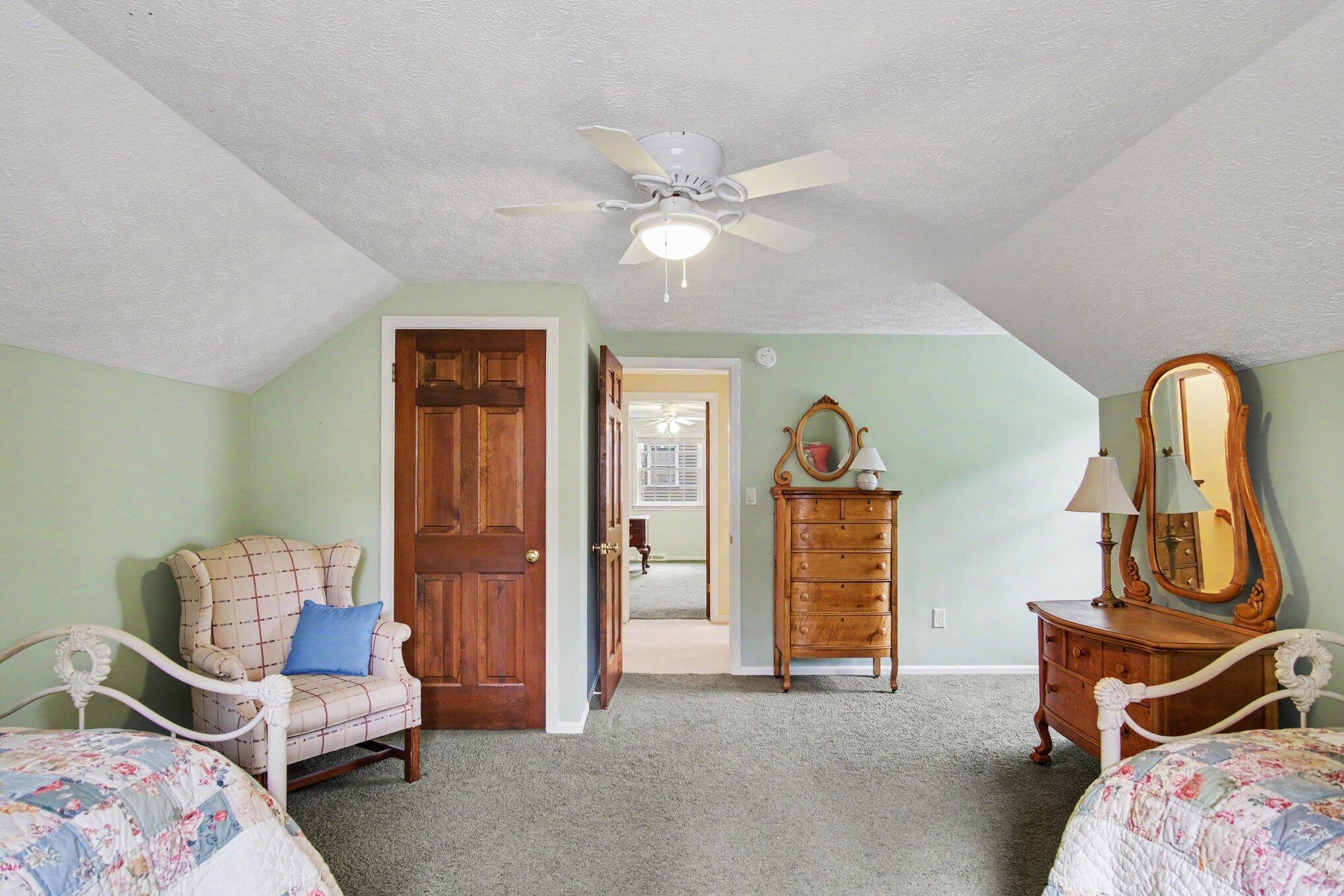 2231 Ridgecroft Avenue SE Grand Rapids MI 49546