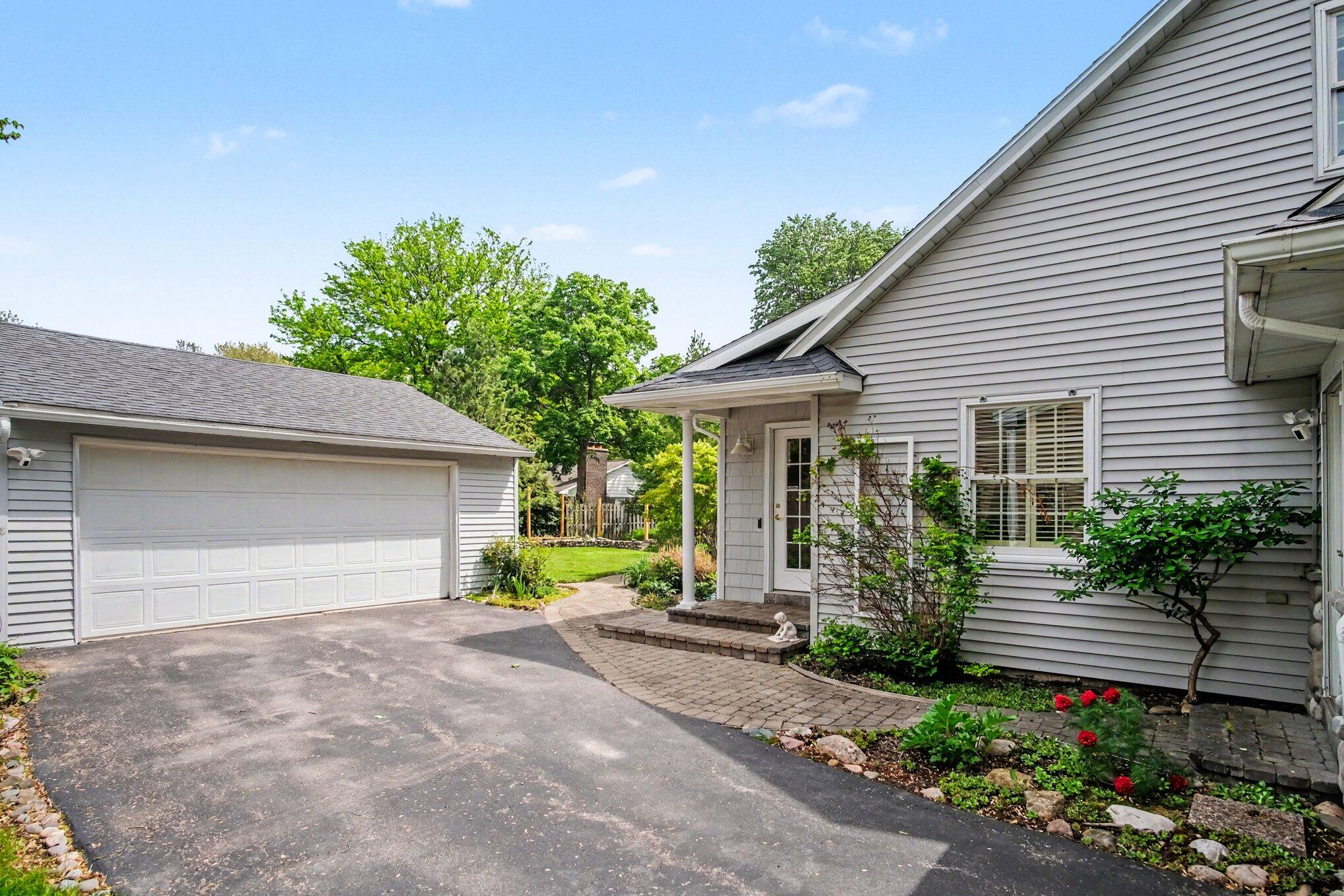 2231 Ridgecroft Avenue SE Grand Rapids MI 49546