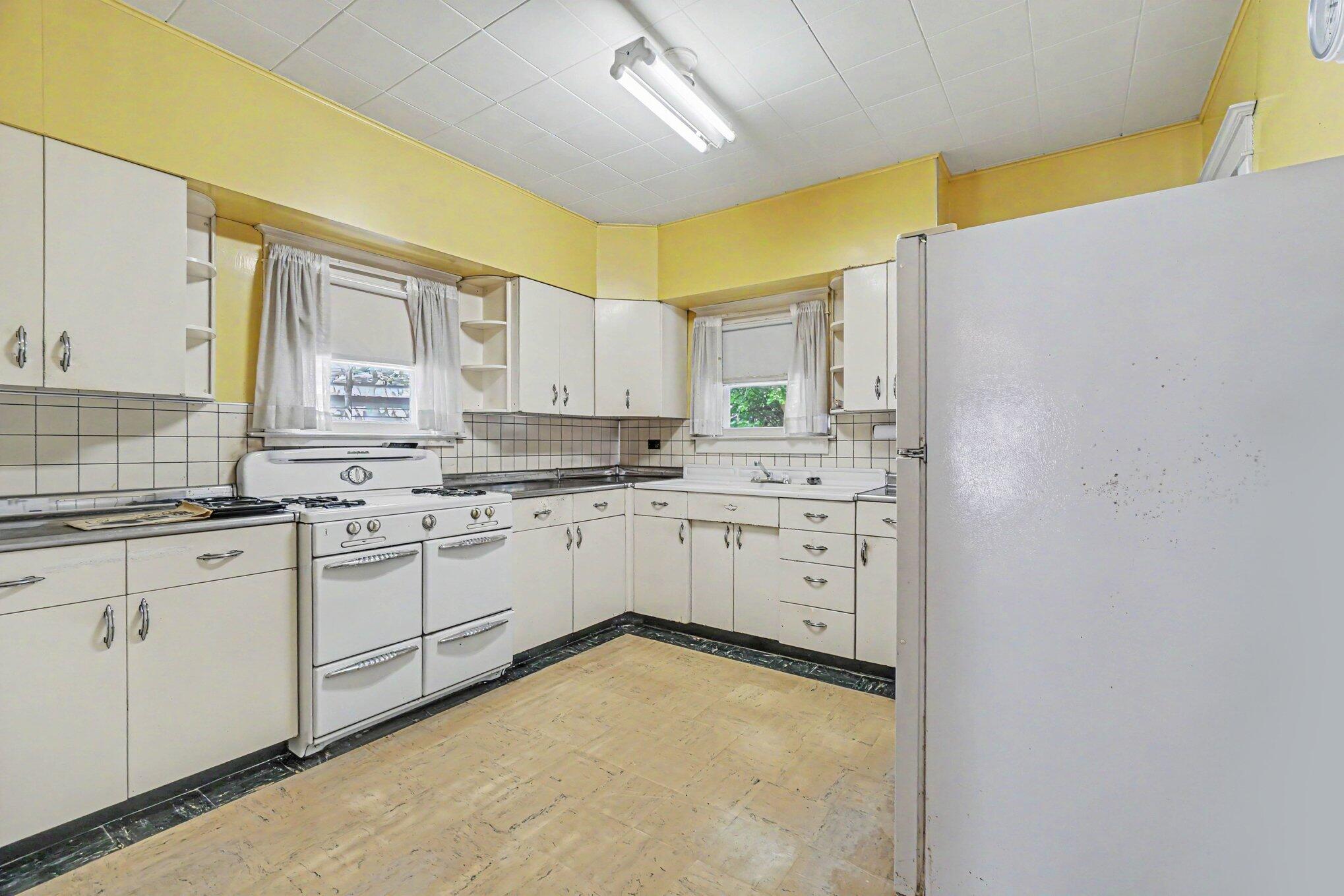 1217 E Vine Street Kalamazoo MI 49001