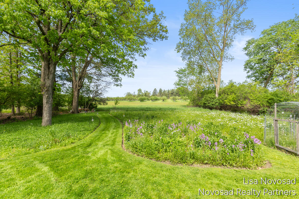 225 Alewa Drive NW Grand Rapids MI 49504