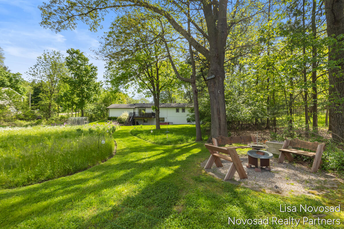 225 Alewa Drive NW Grand Rapids MI 49504