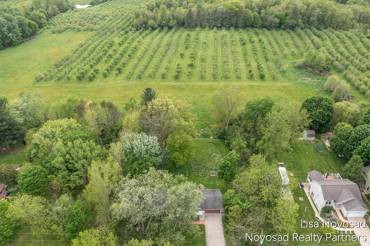 225 Alewa Drive NW Grand Rapids MI 49504