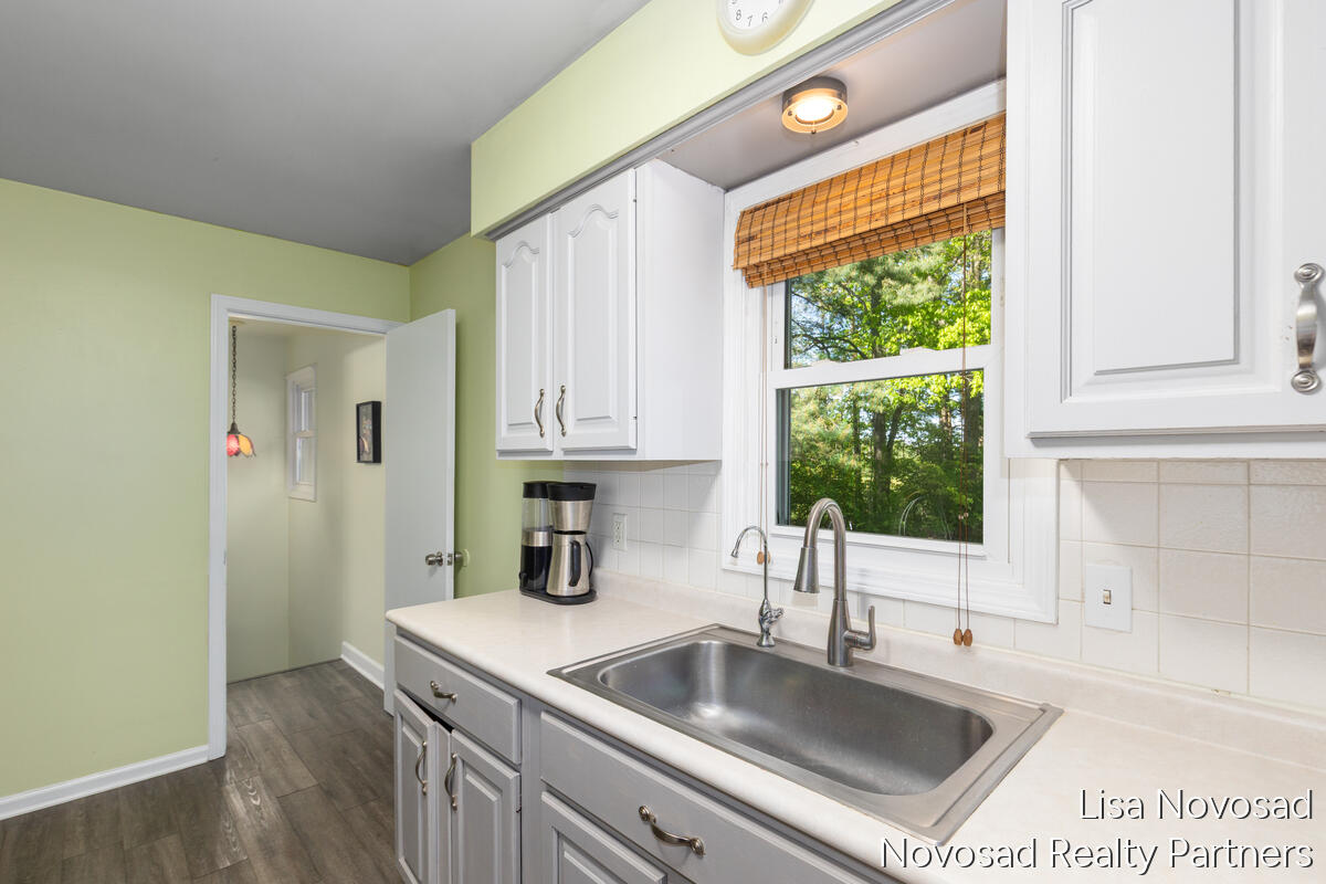 225 Alewa Drive NW Grand Rapids MI 49504