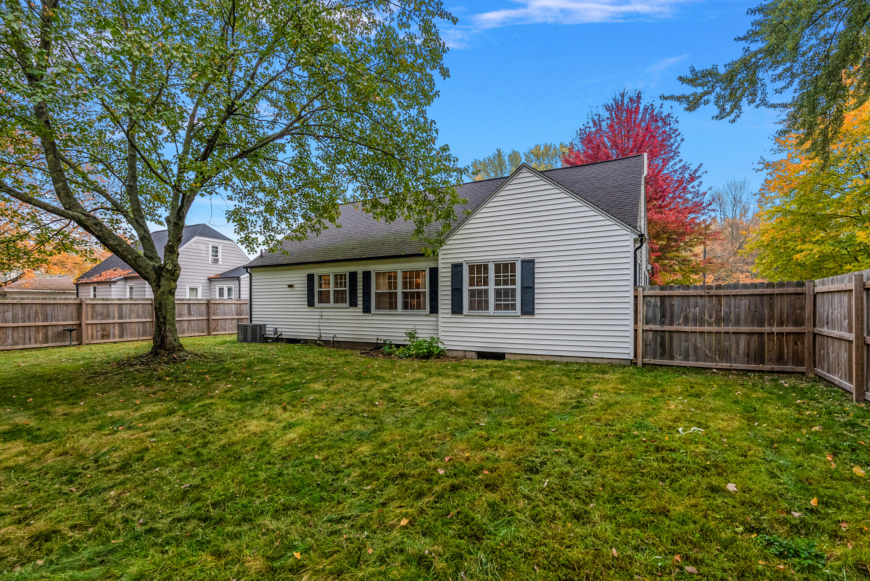 1510 Lancashire Drive SE Grand Rapids MI 49508