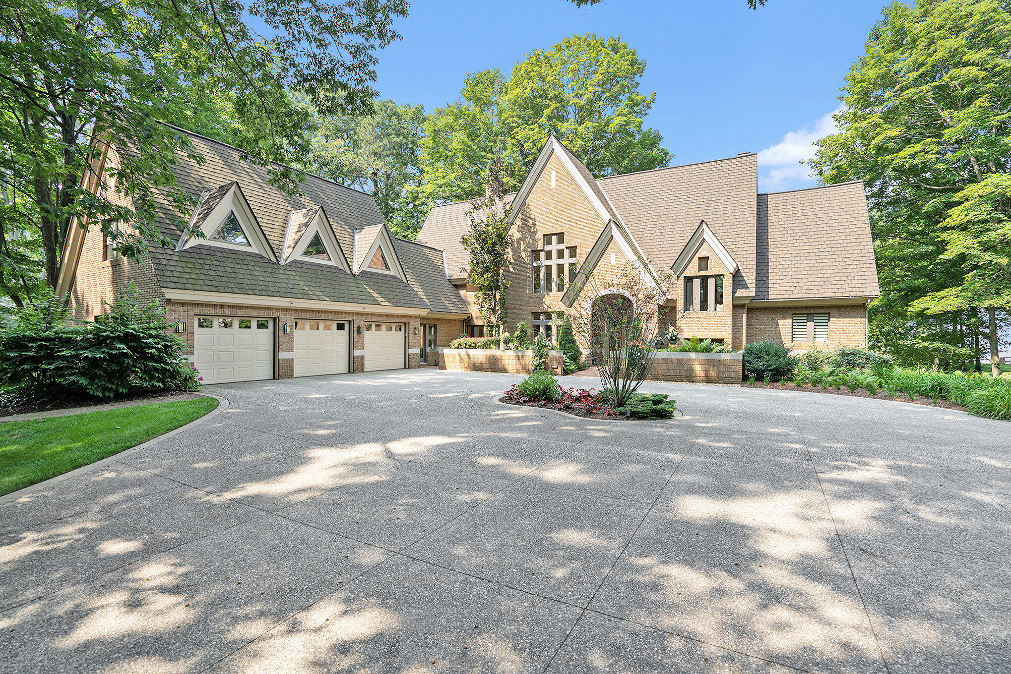 Holland MI, 5285 N Lakeshore Drive