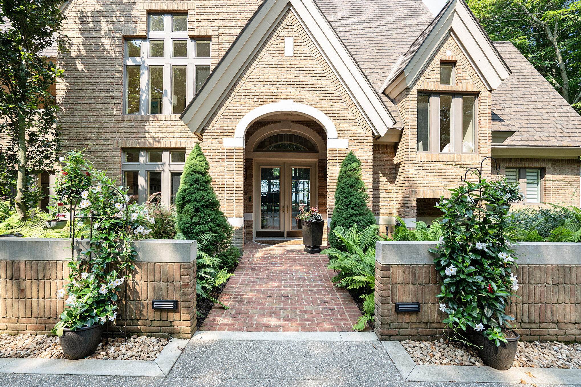 5285 N Lakeshore Drive Holland MI 49424