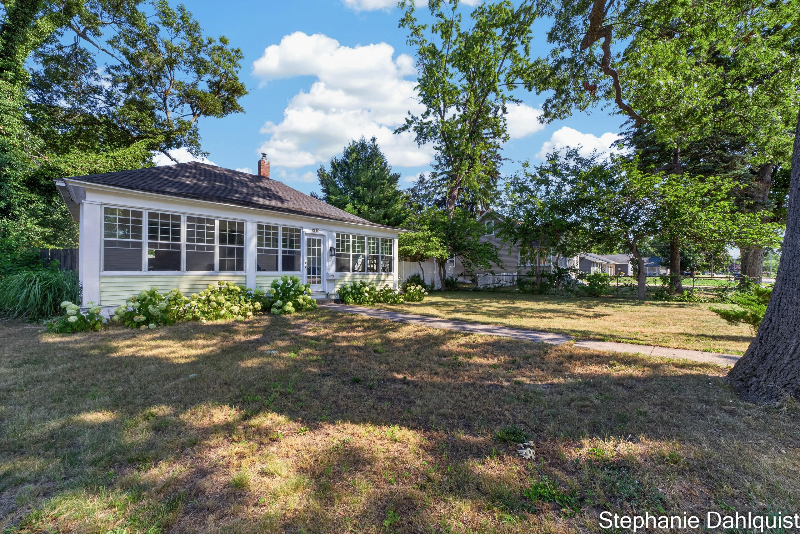 1210 Ruddiman Drive Muskegon MI 49445