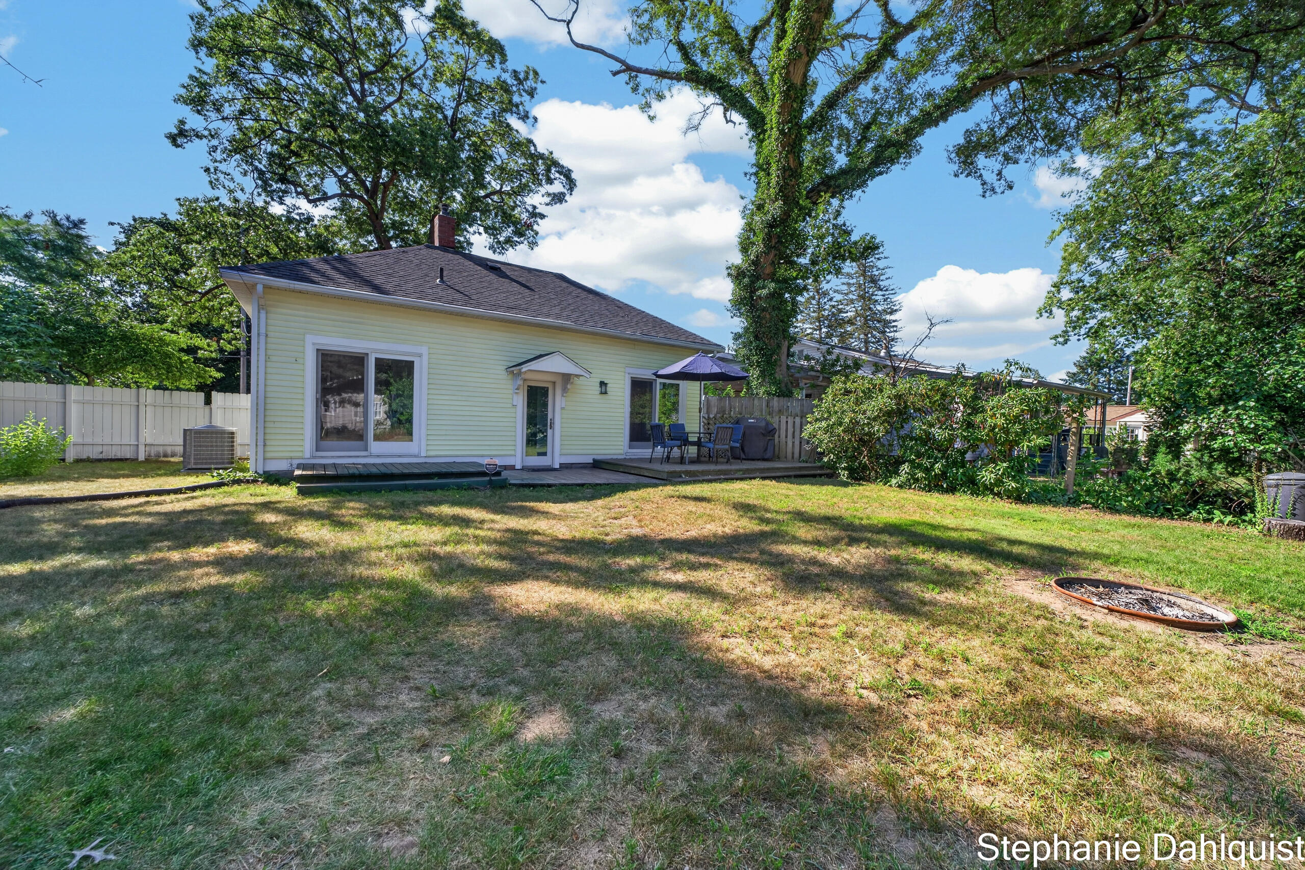 1210 Ruddiman Drive Muskegon MI 49445