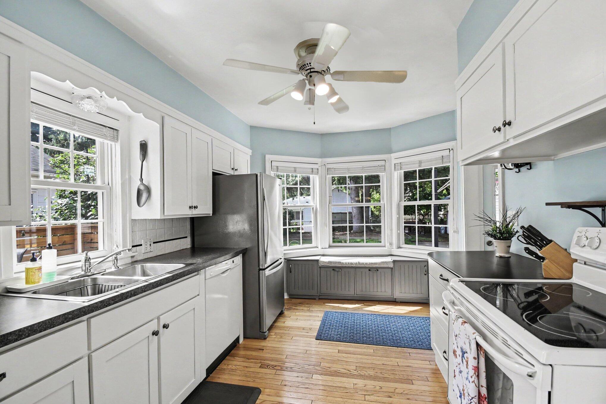 904 Mayhew Wood Drive SE Grand Rapids MI 49507
