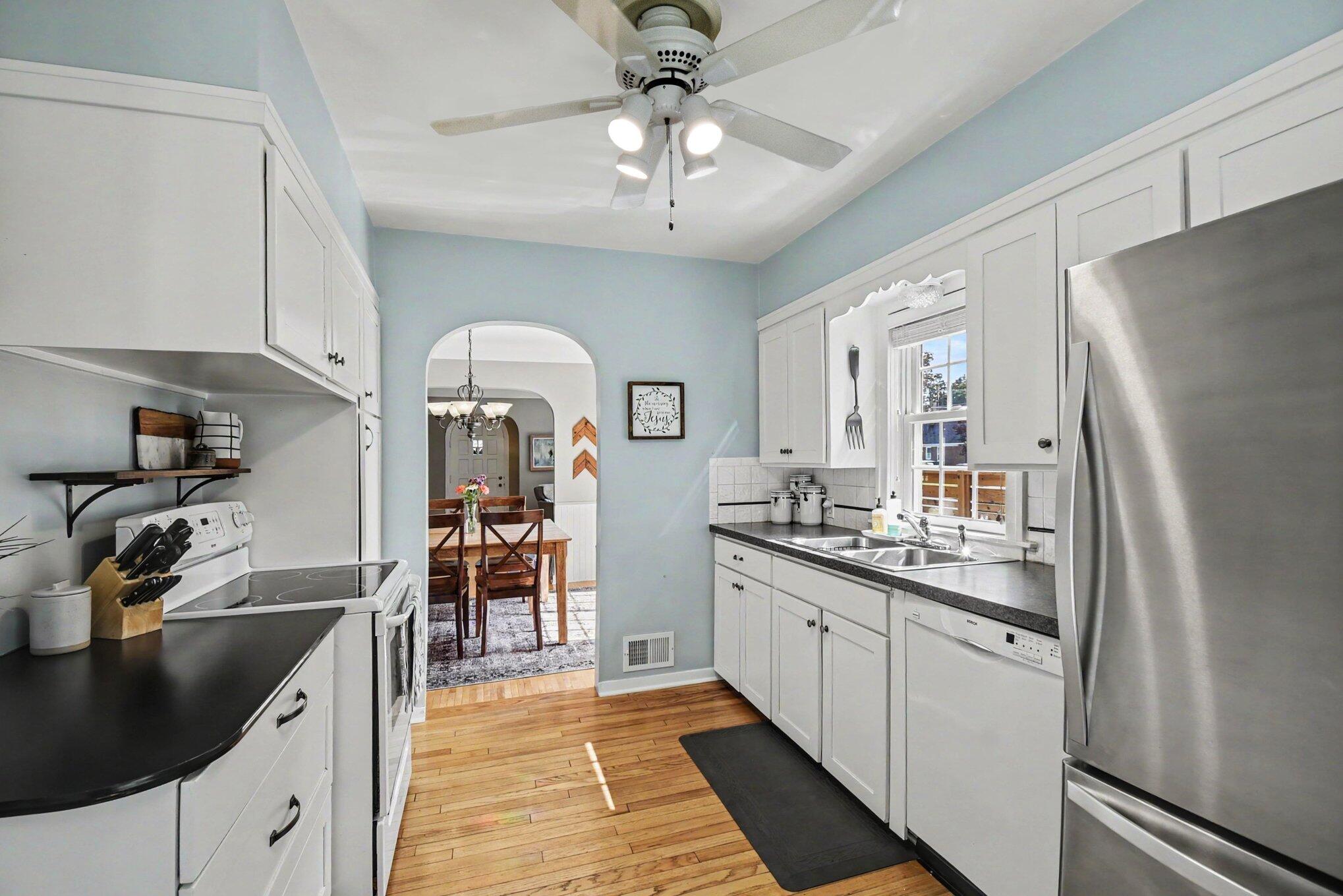 904 Mayhew Wood Drive SE Grand Rapids MI 49507