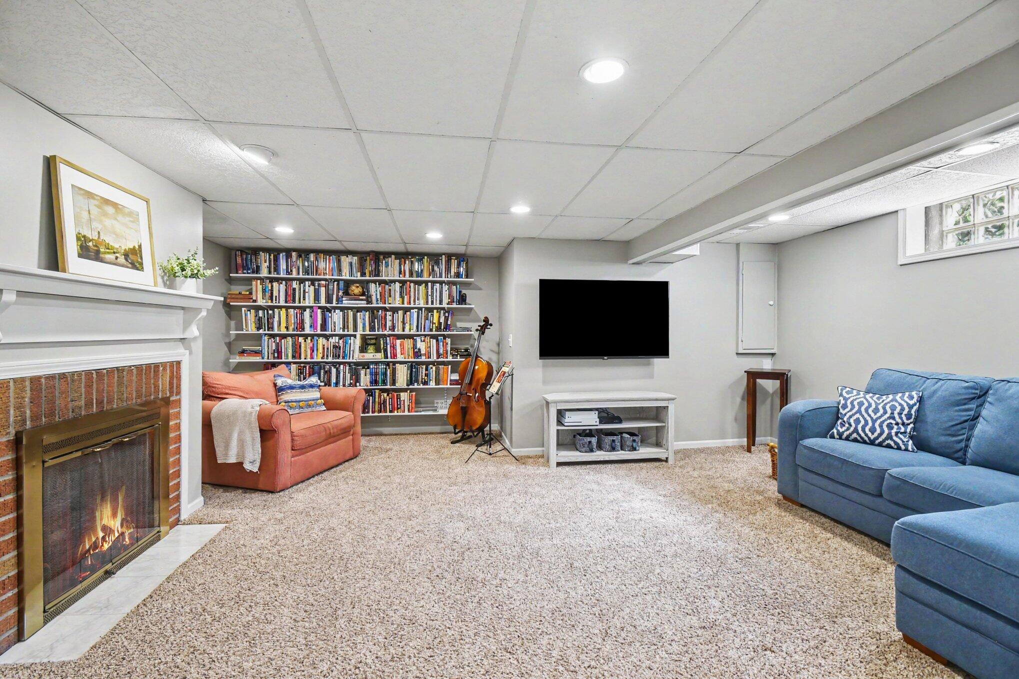 904 Mayhew Wood Drive SE Grand Rapids MI 49507