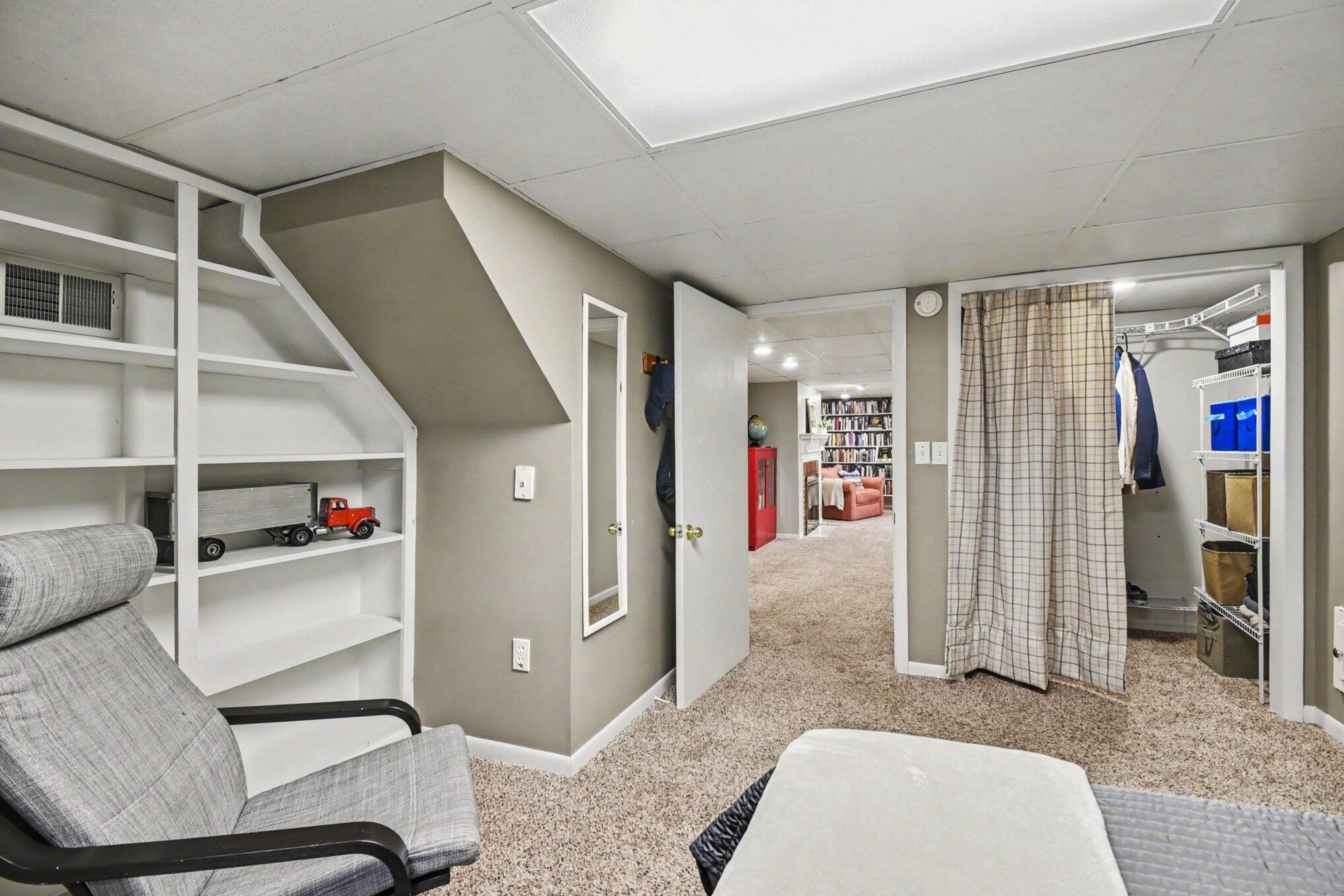 904 Mayhew Wood Drive SE Grand Rapids MI 49507