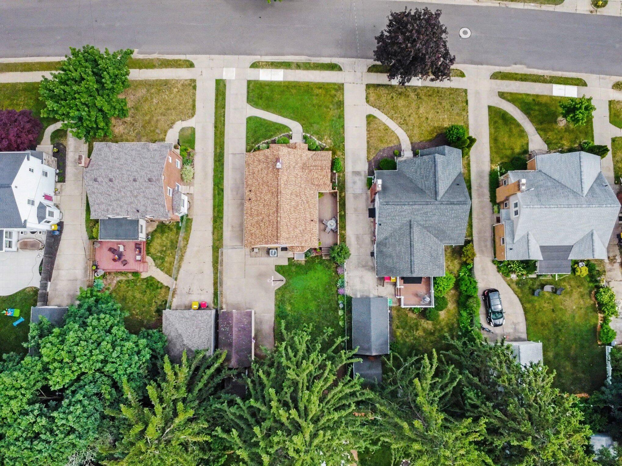 904 Mayhew Wood Drive SE Grand Rapids MI 49507