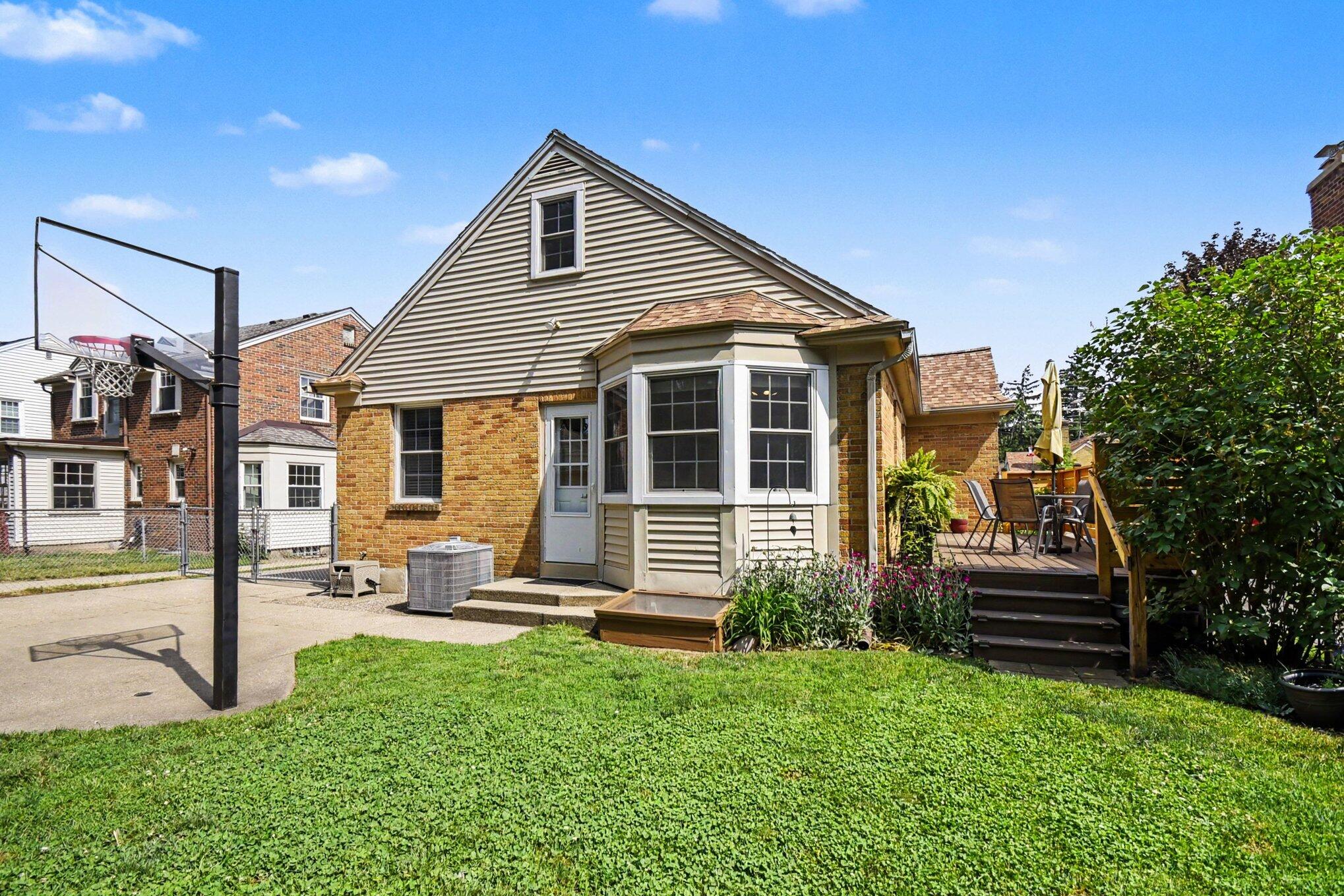 904 Mayhew Wood Drive SE Grand Rapids MI 49507