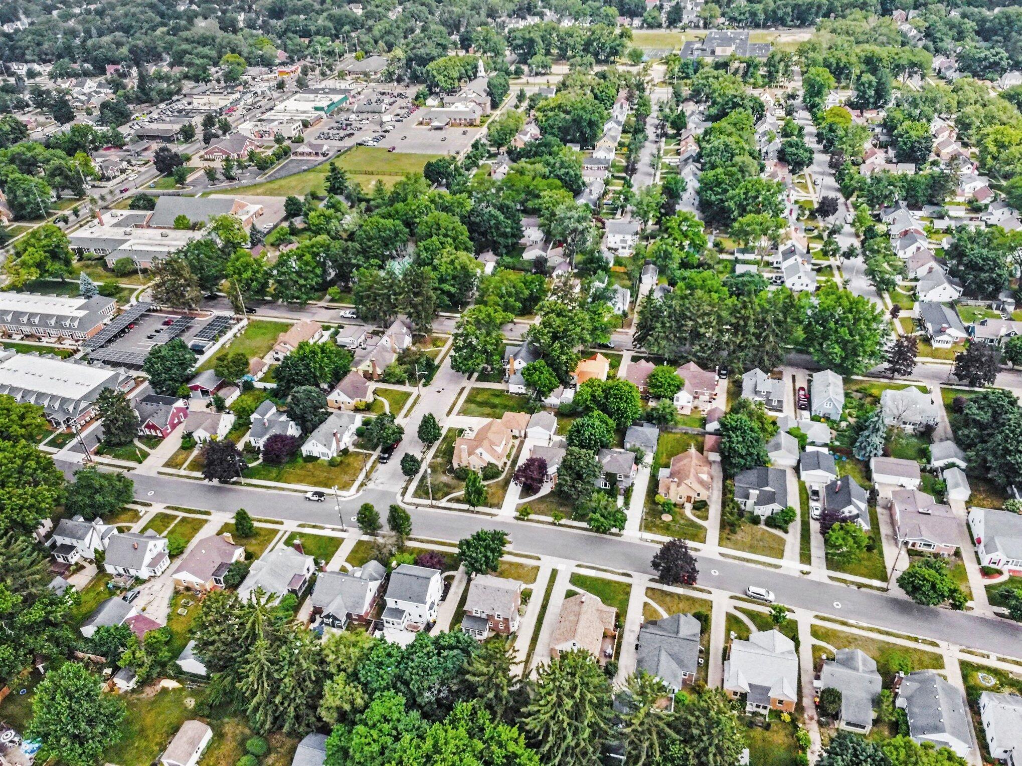 904 Mayhew Wood Drive SE Grand Rapids MI 49507