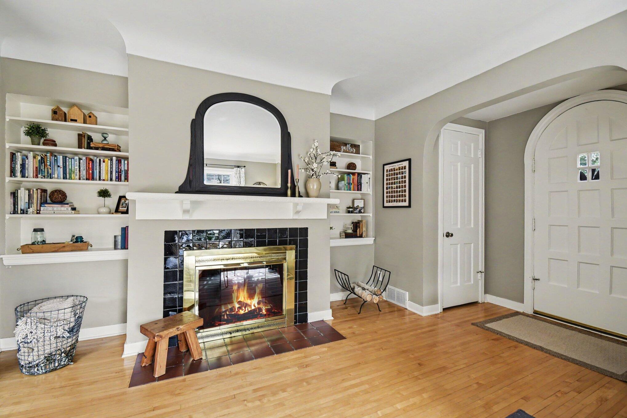 904 Mayhew Wood Drive SE Grand Rapids MI 49507