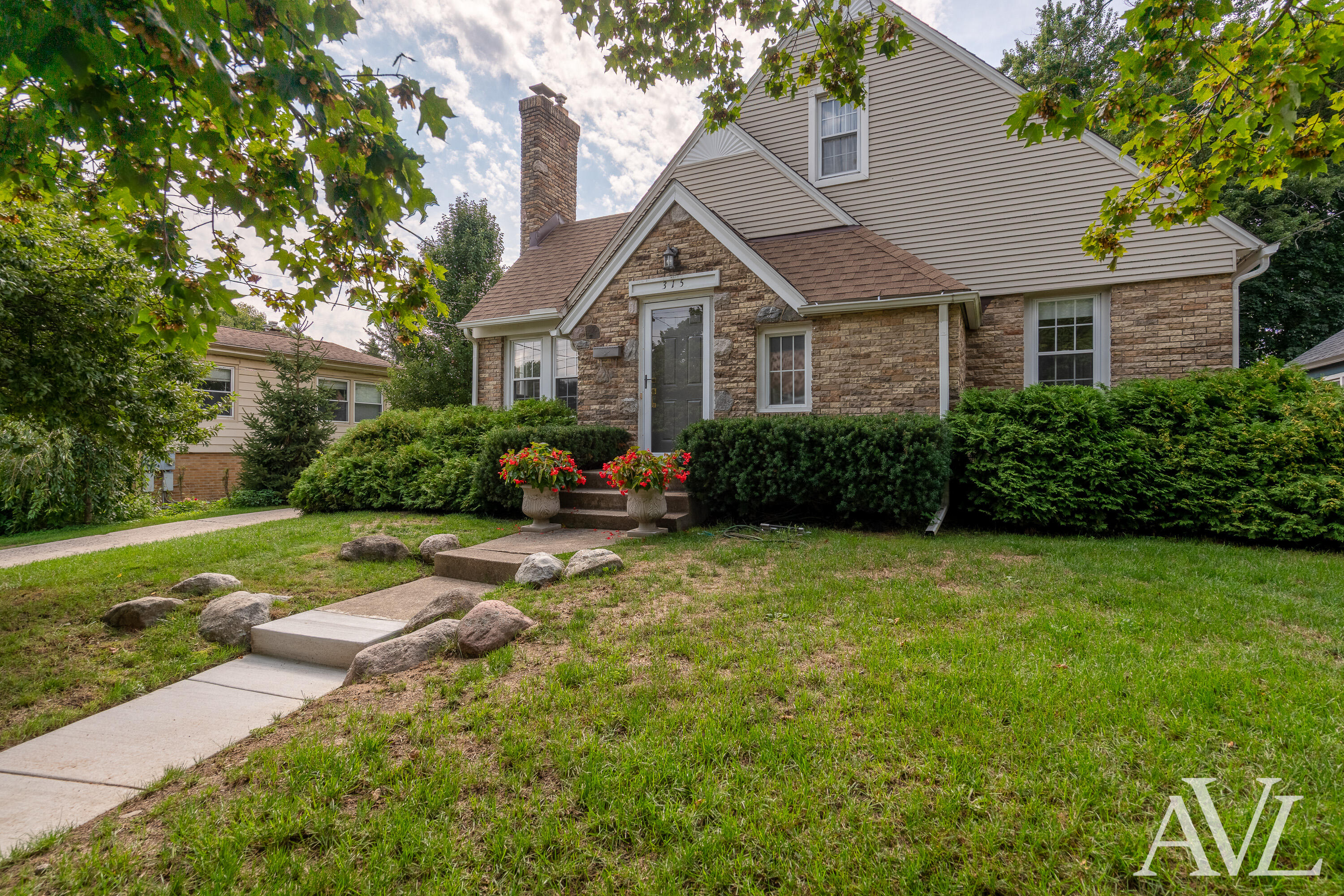 315 Bristol Avenue NW Grand Rapids MI 49504