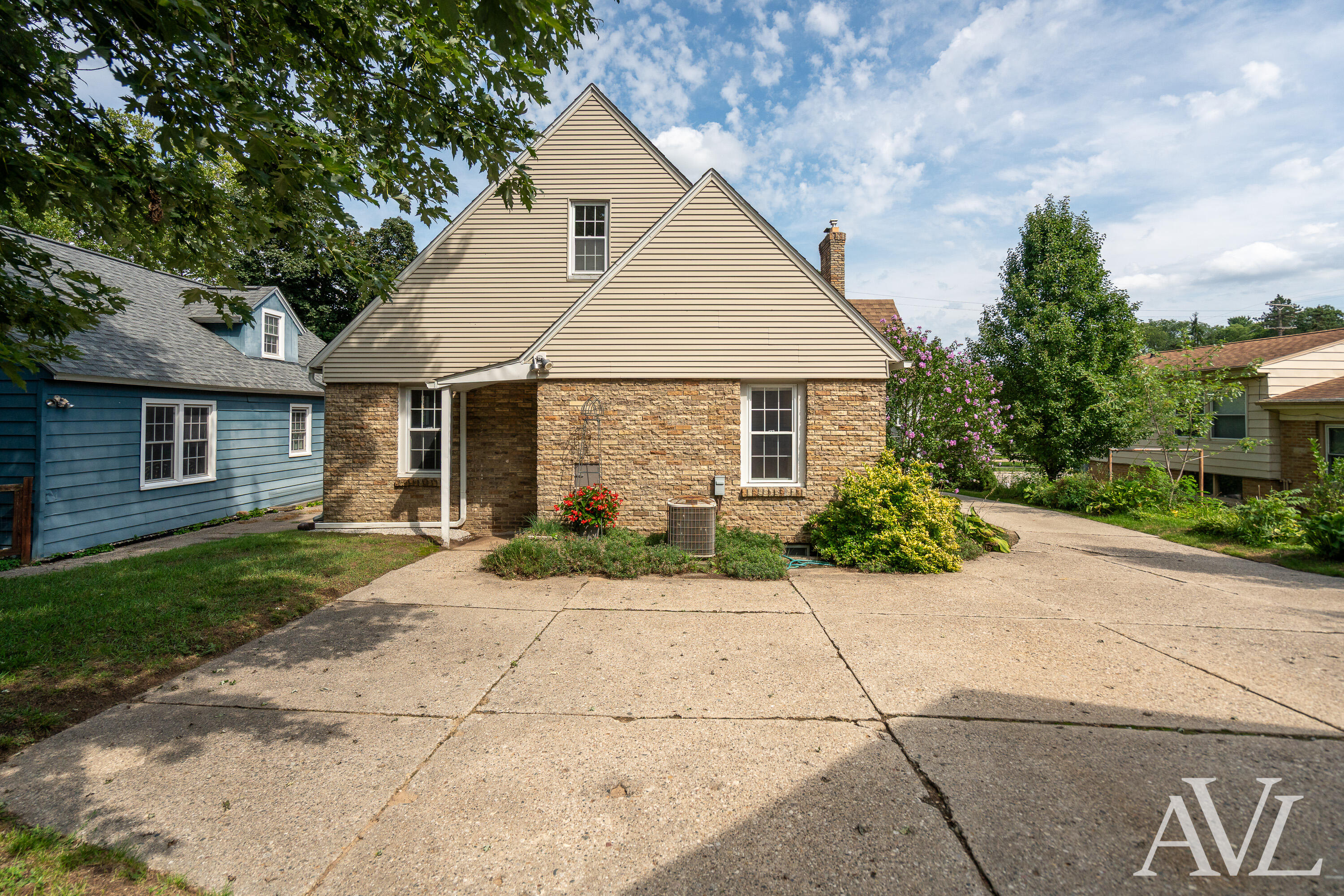 315 Bristol Avenue NW Grand Rapids MI 49504