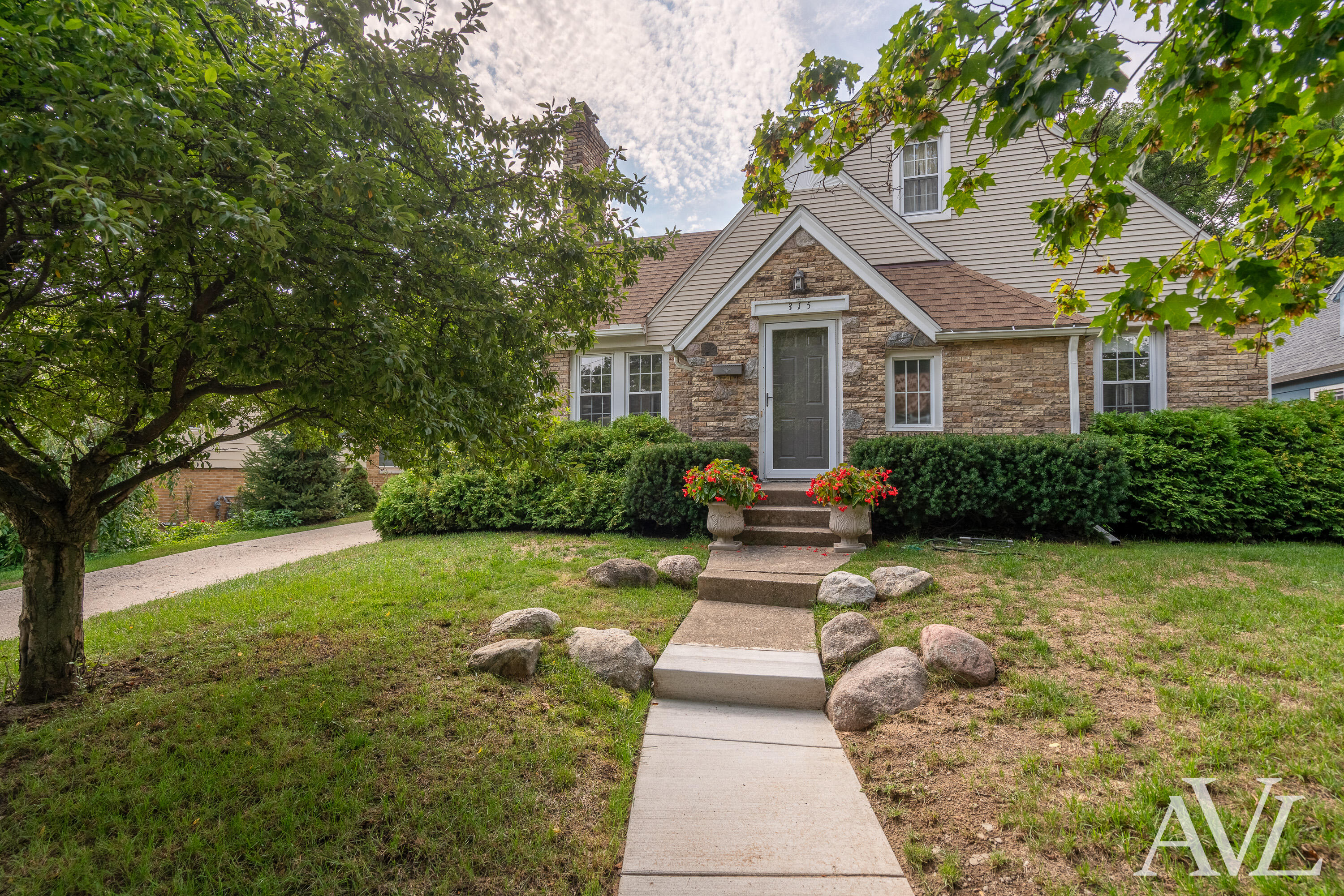 315 Bristol Avenue NW Grand Rapids MI 49504