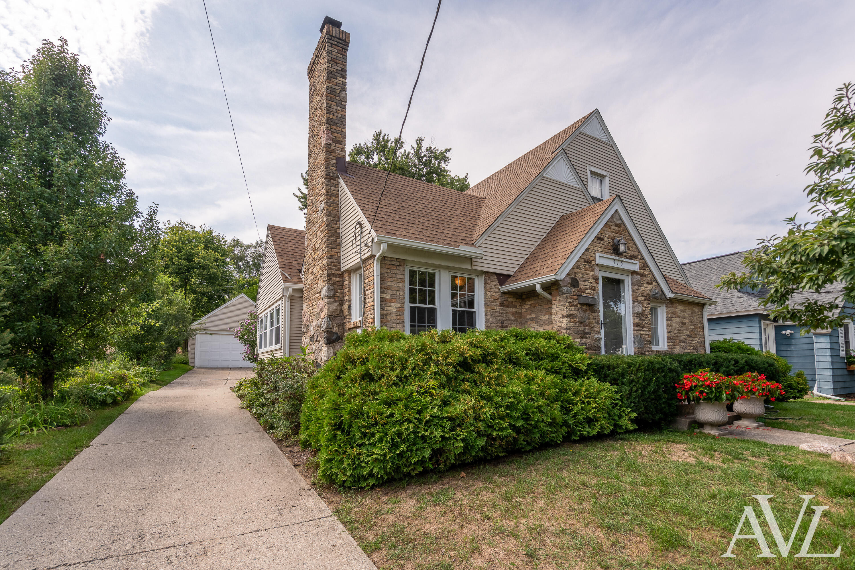 315 Bristol Avenue NW Grand Rapids MI 49504