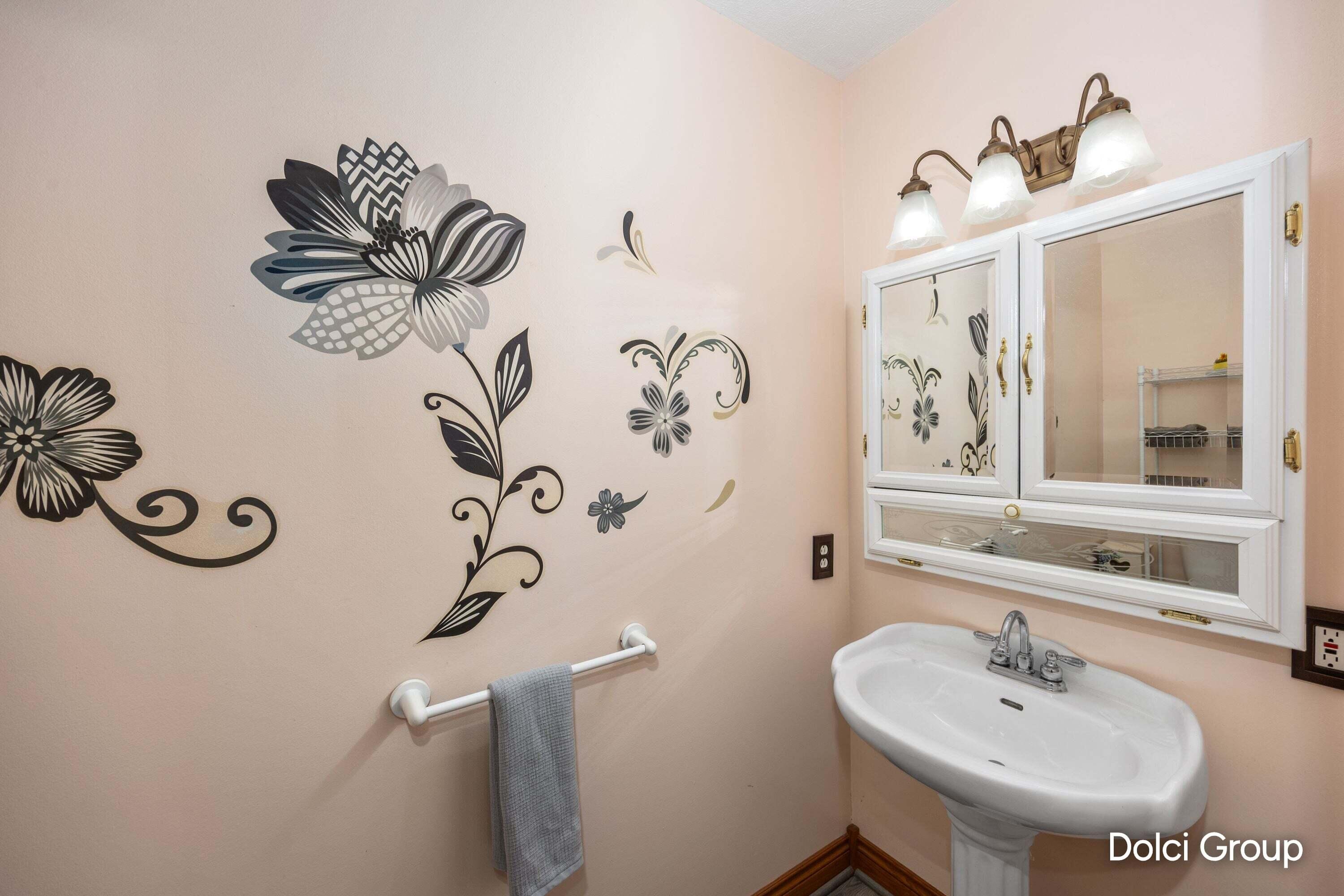 1260 Boynton Hills Avenue SE Ada MI 49301