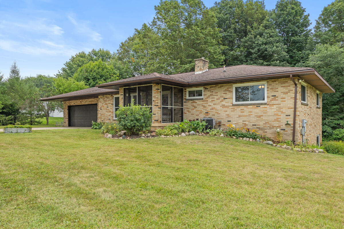 3091 118th Avenue Allegan MI 49010