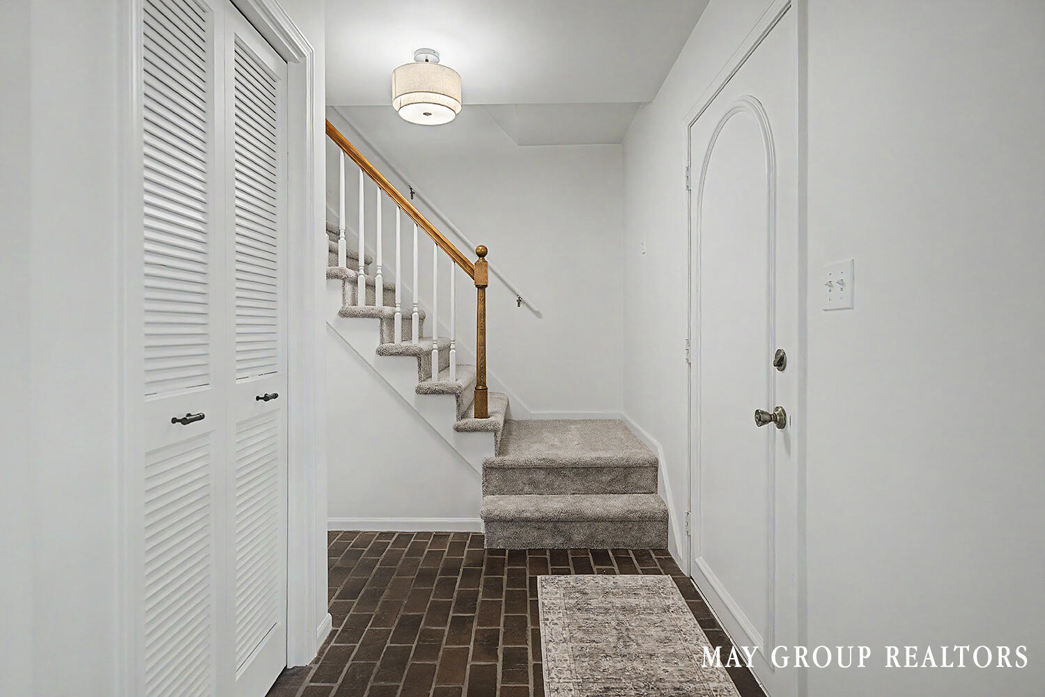 4840 Cresthill Drive NE Grand Rapids MI 49525