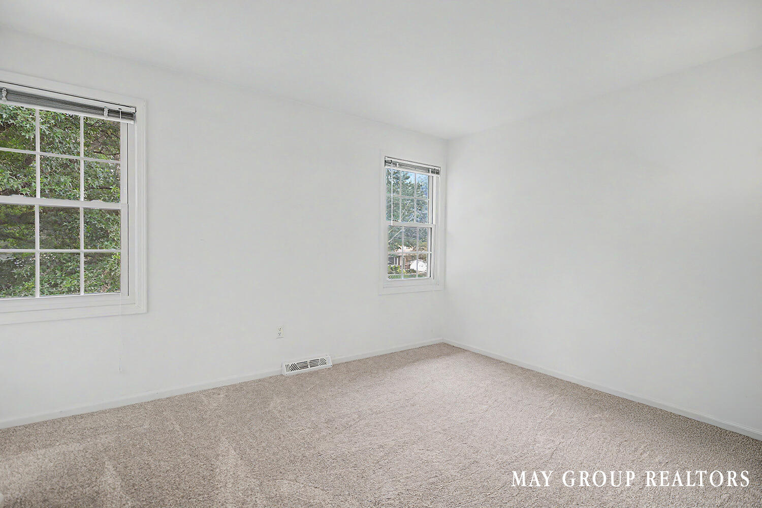 4840 Cresthill Drive NE Grand Rapids MI 49525