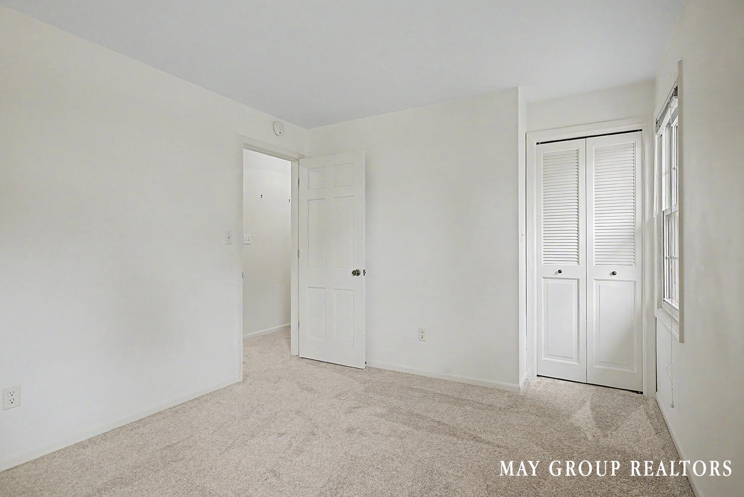 4840 Cresthill Drive NE Grand Rapids MI 49525