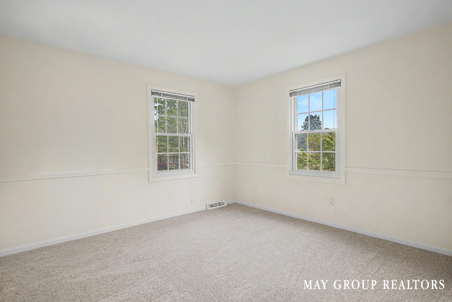 4840 Cresthill Drive NE Grand Rapids MI 49525