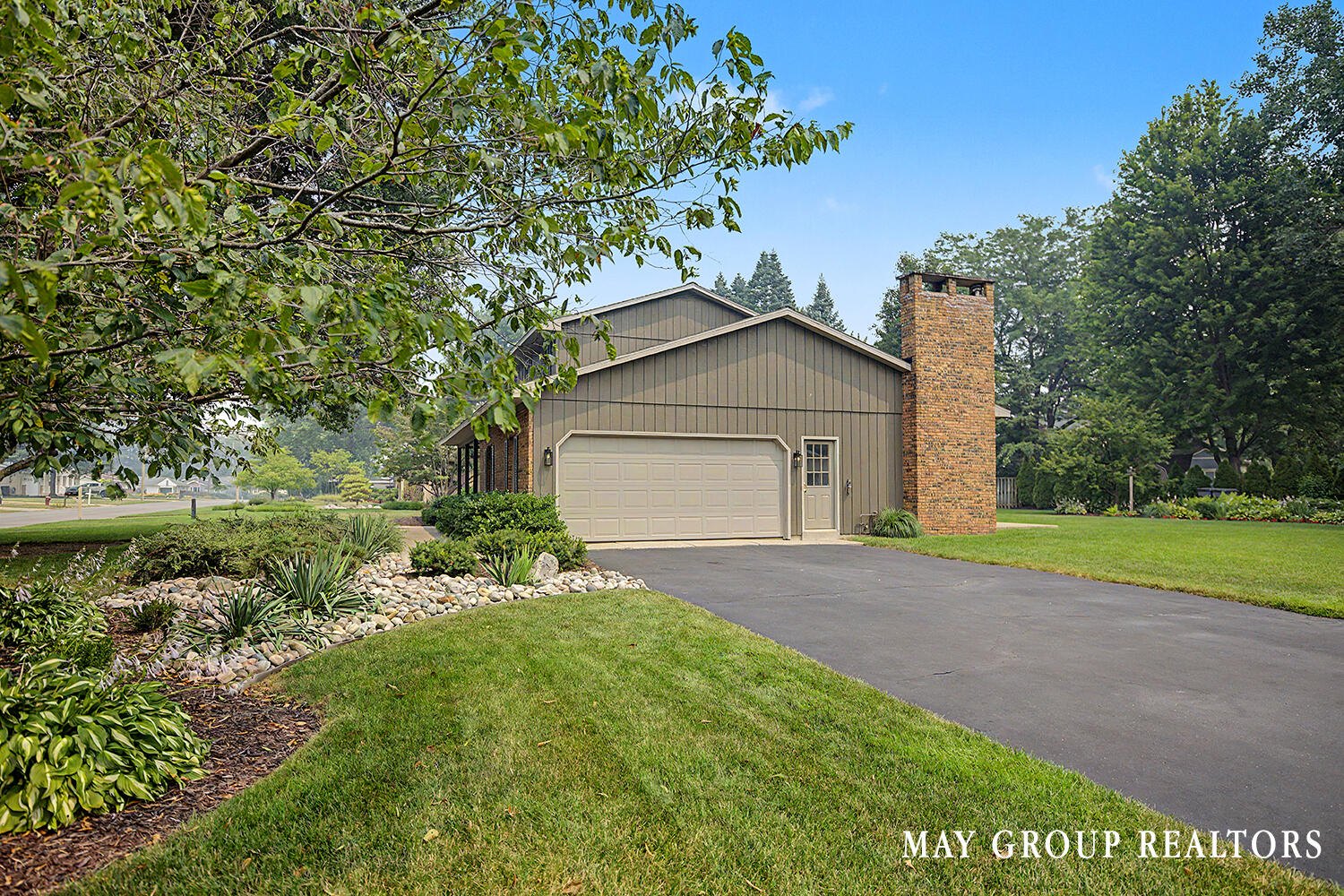 4840 Cresthill Drive NE Grand Rapids MI 49525