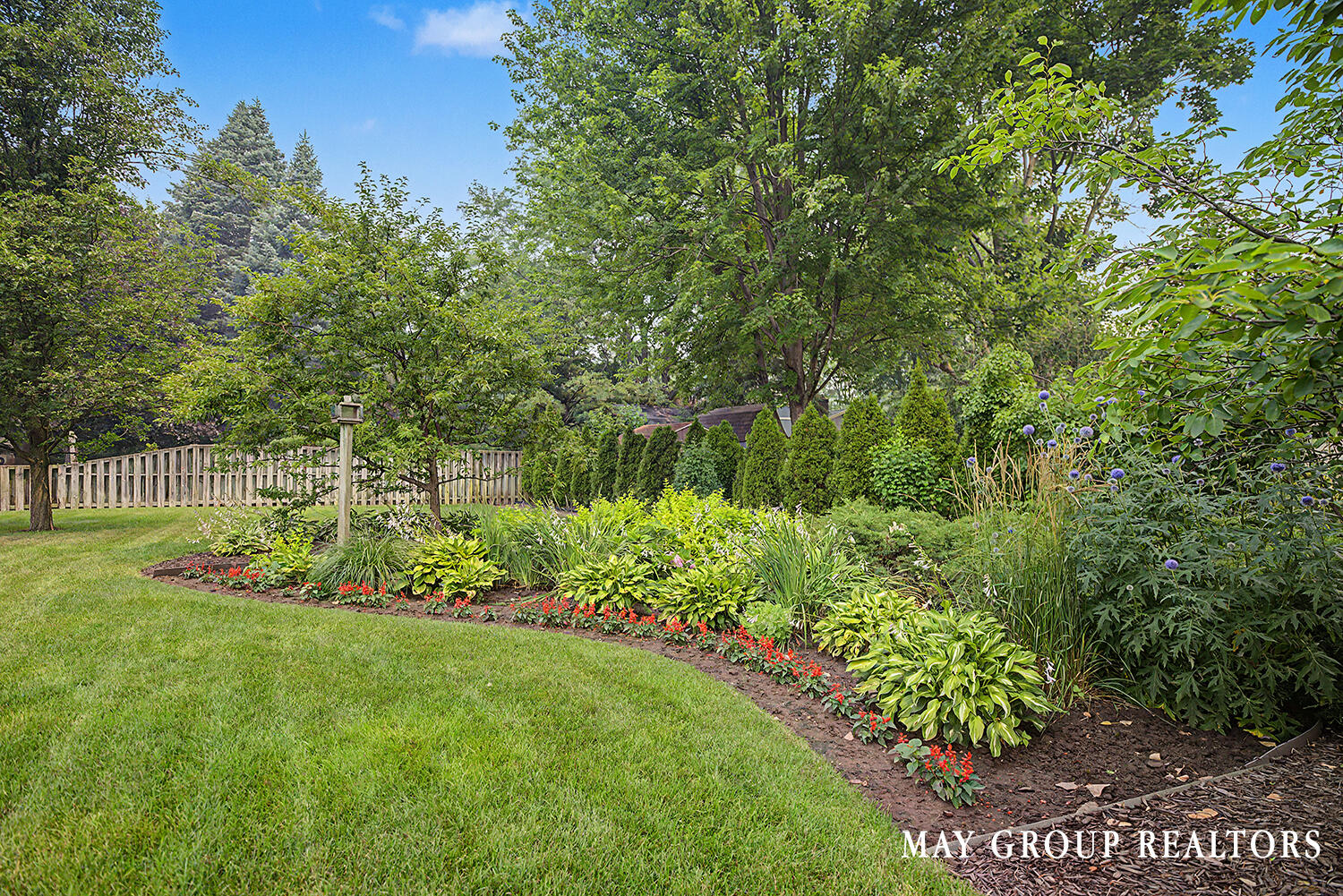 4840 Cresthill Drive NE Grand Rapids MI 49525