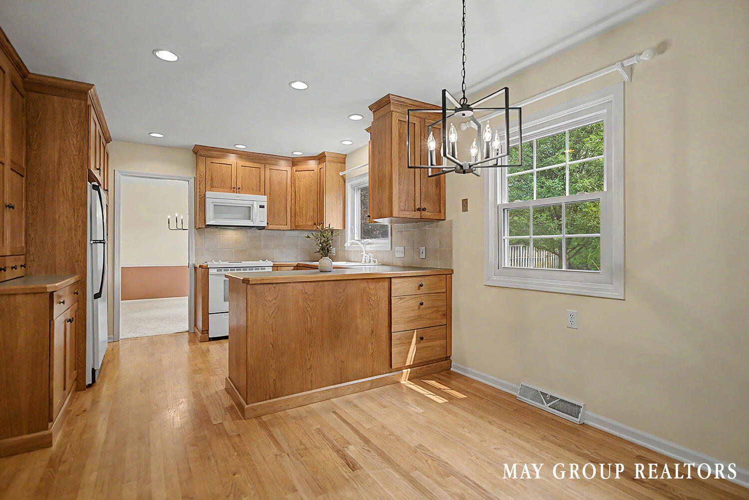 4840 Cresthill Drive NE Grand Rapids MI 49525