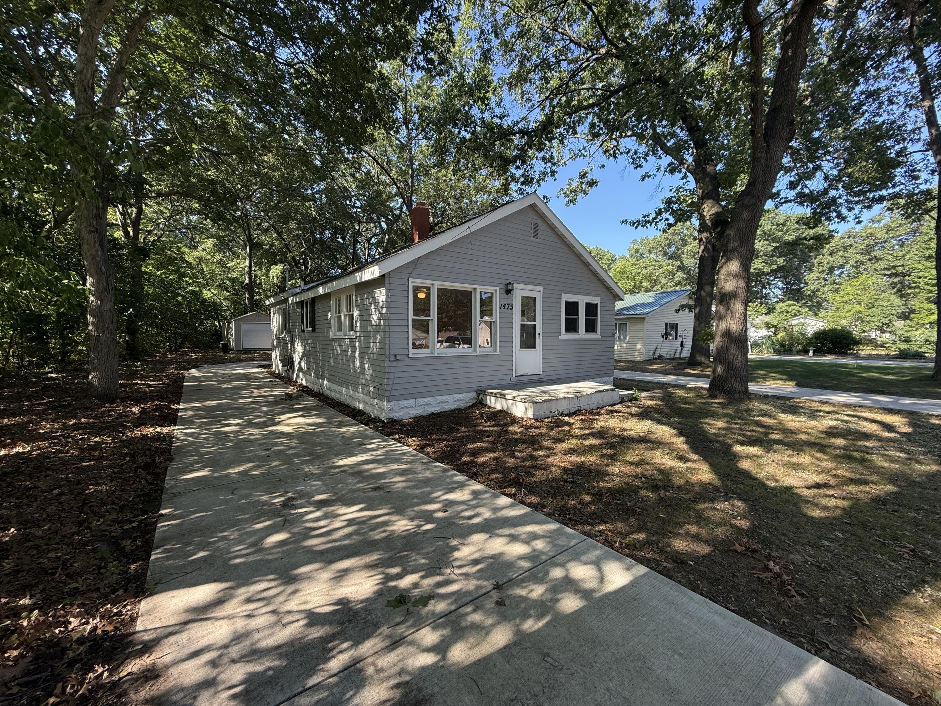 1475 E Summit Avenue Muskegon MI 49444
