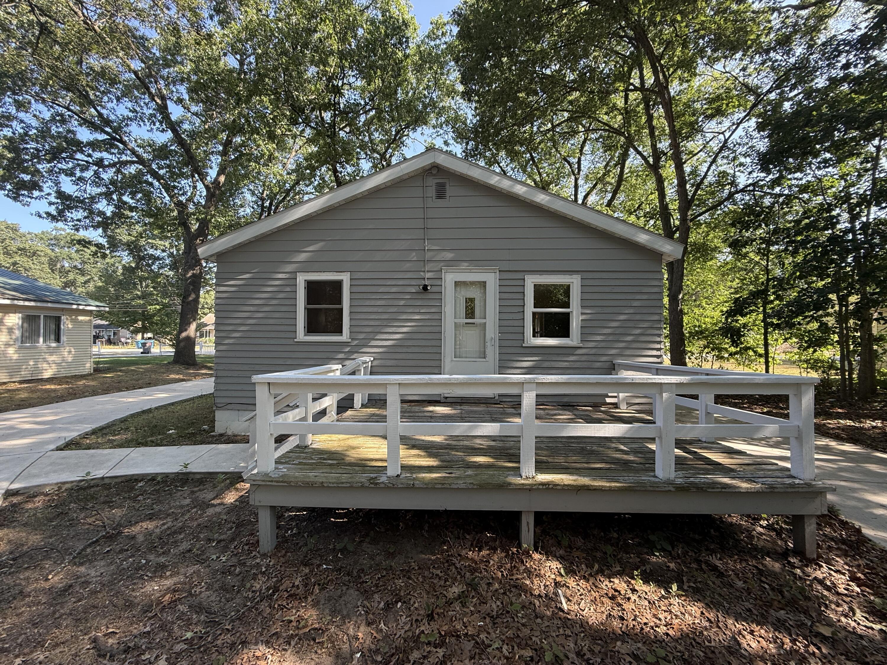 1475 E Summit Avenue Muskegon MI 49444