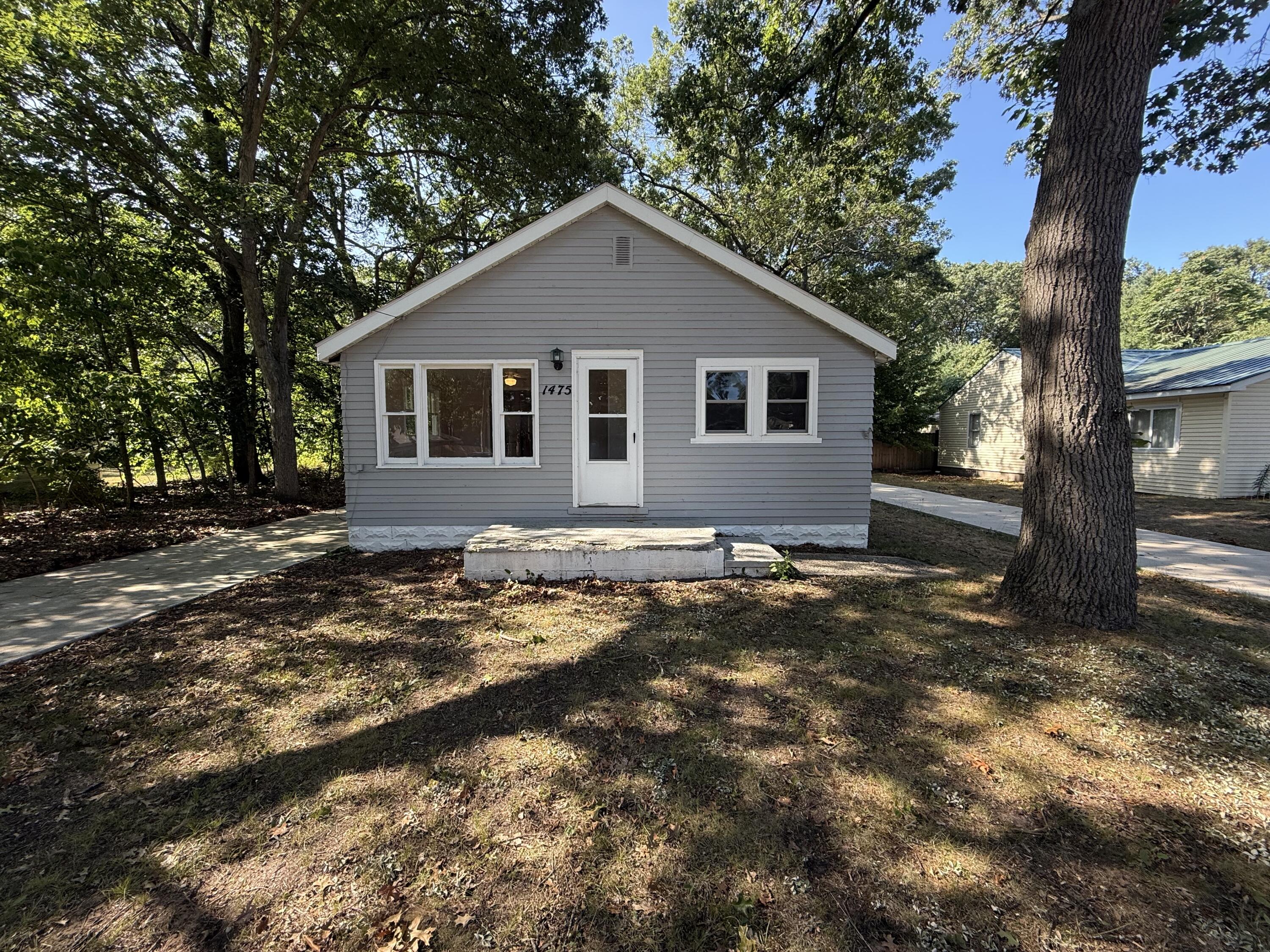 1475 E Summit Avenue Muskegon MI 49444