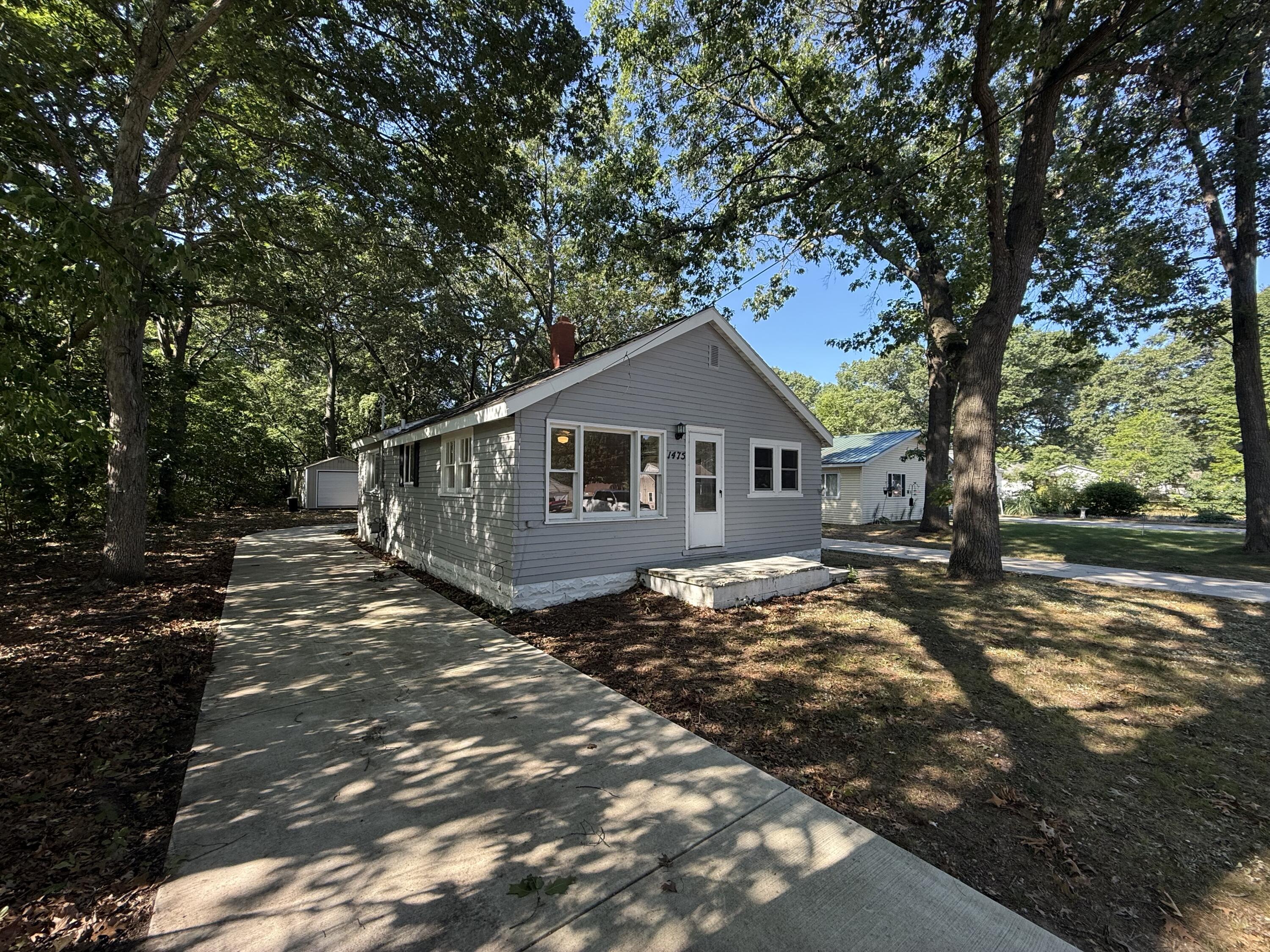 1475 E Summit Avenue Muskegon MI 49444