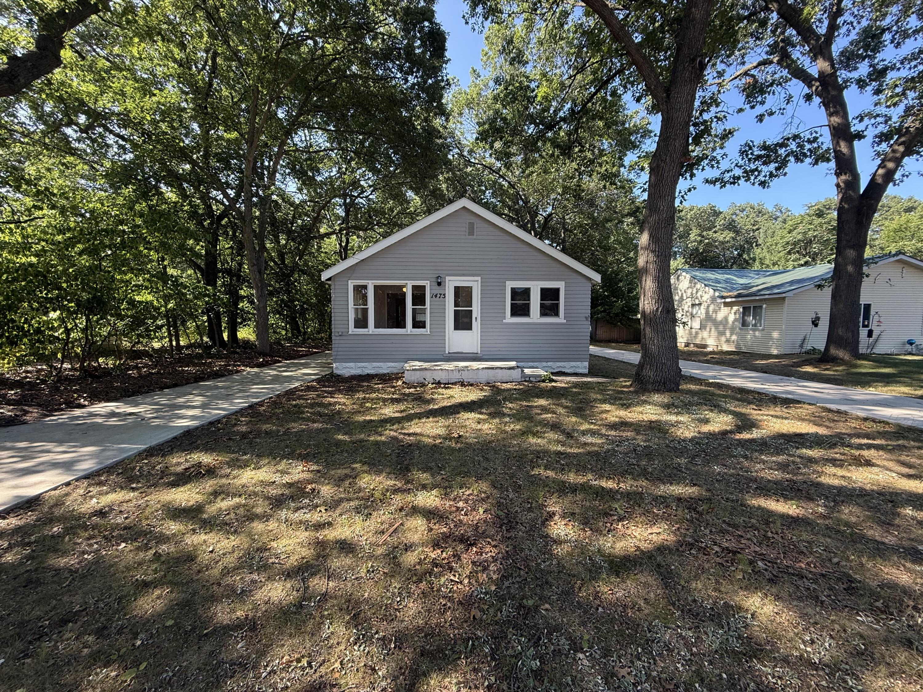 1475 E Summit Avenue Muskegon MI 49444