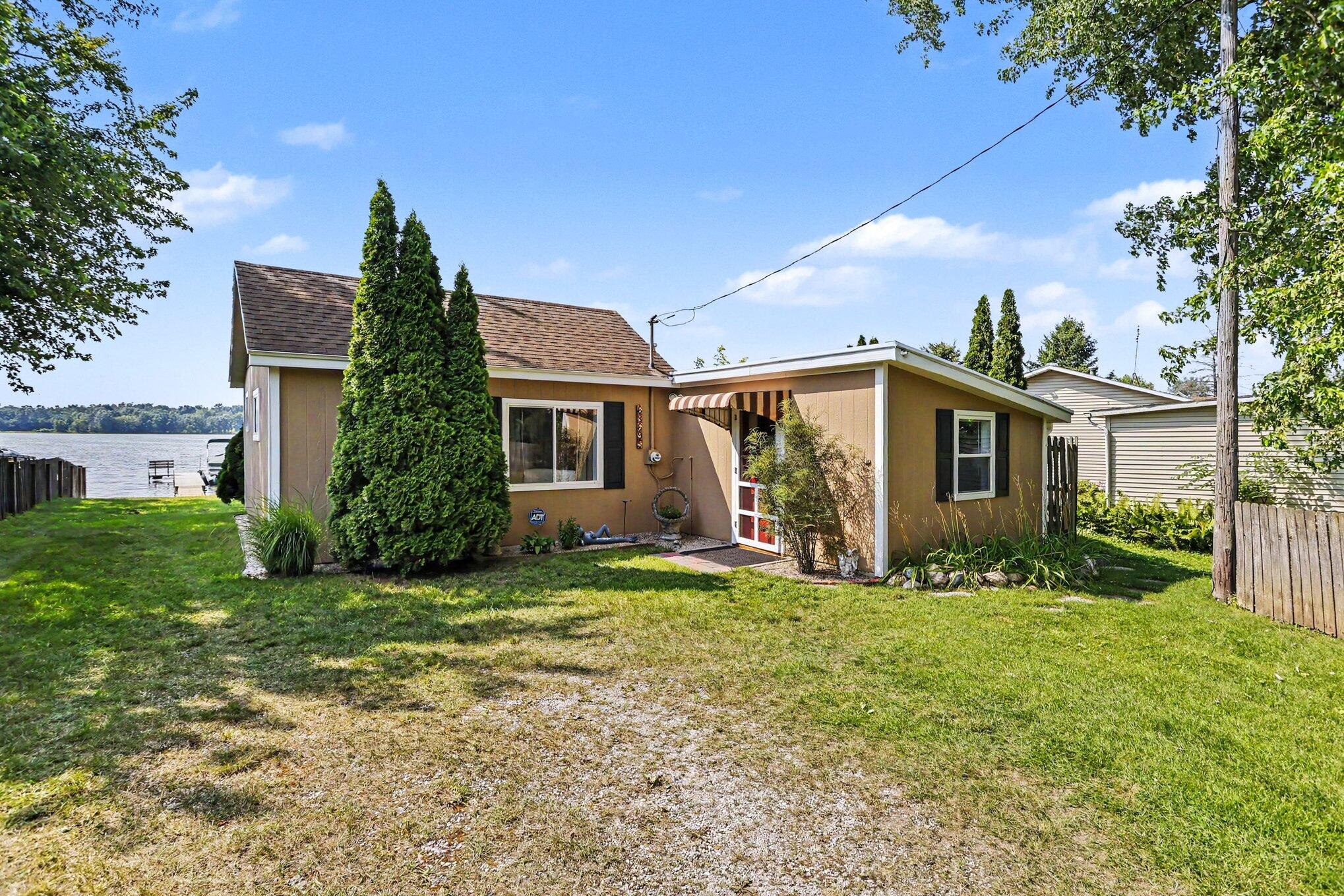 68695 Lake Court Edwardsburg MI 49112