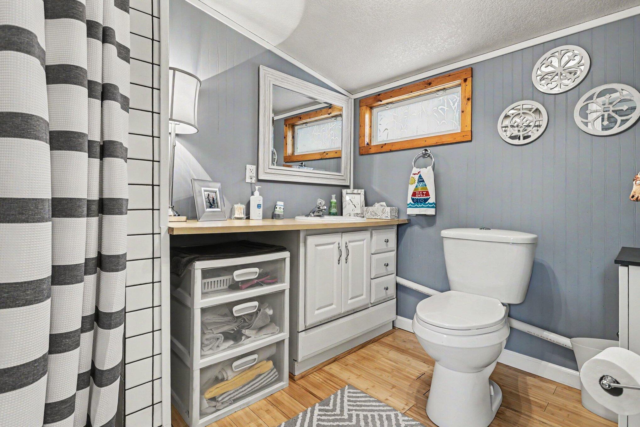 68695 Lake Court Edwardsburg MI 49112