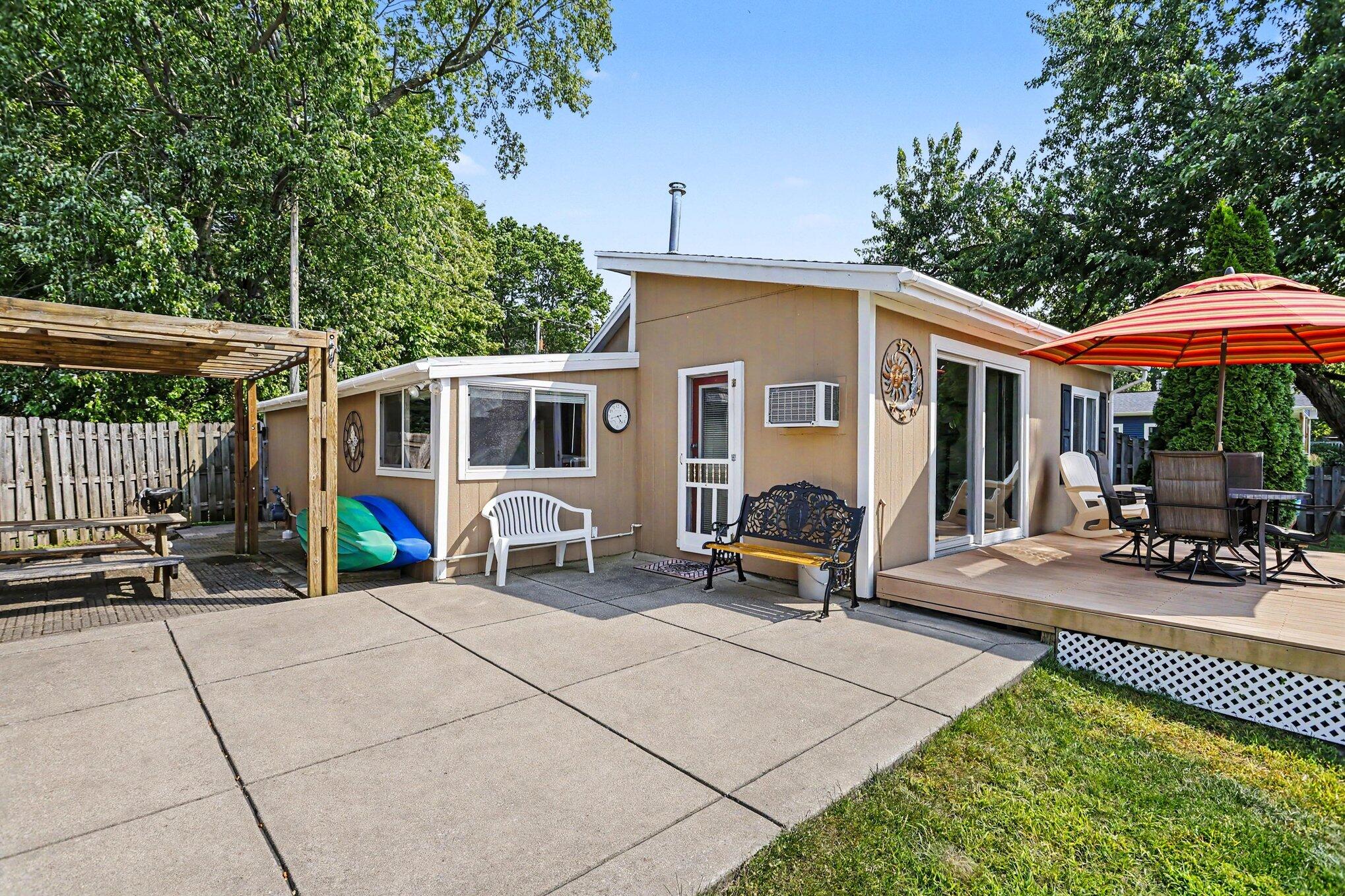 68695 Lake Court Edwardsburg MI 49112