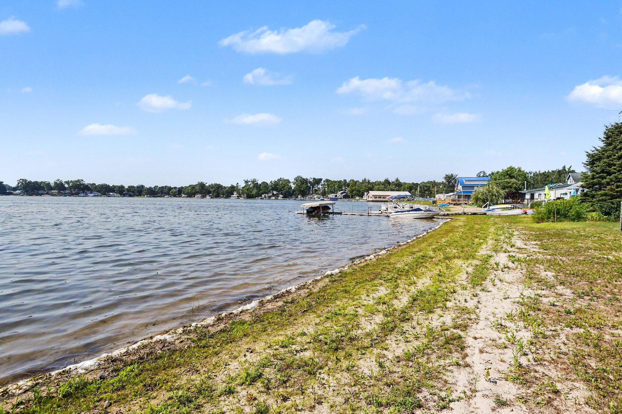 68695 Lake Court Edwardsburg MI 49112