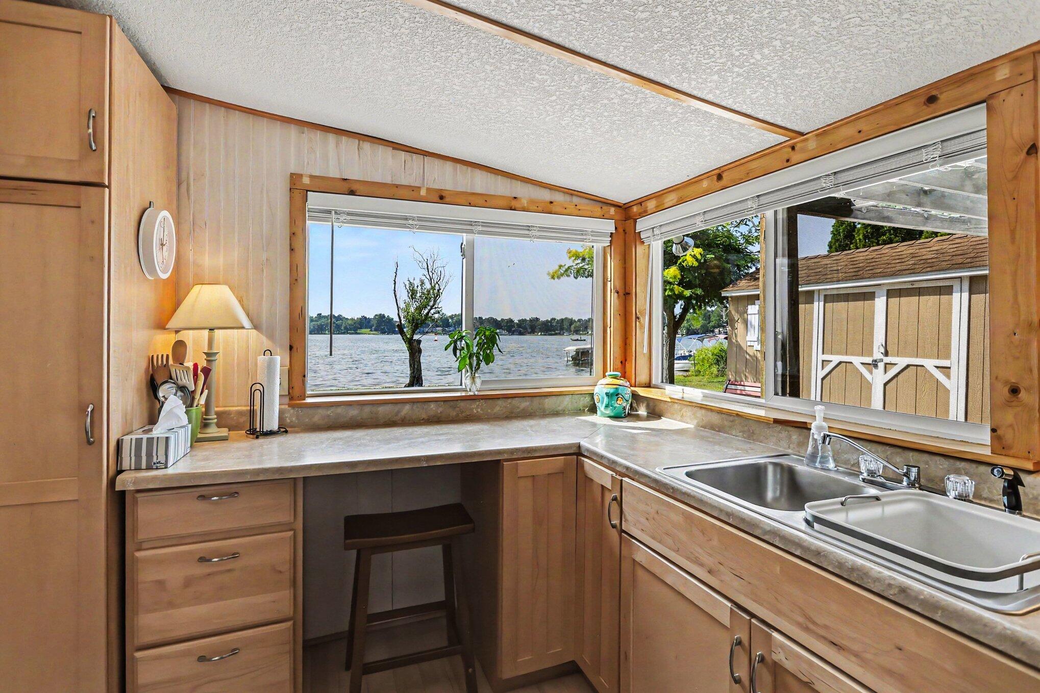68695 Lake Court Edwardsburg MI 49112